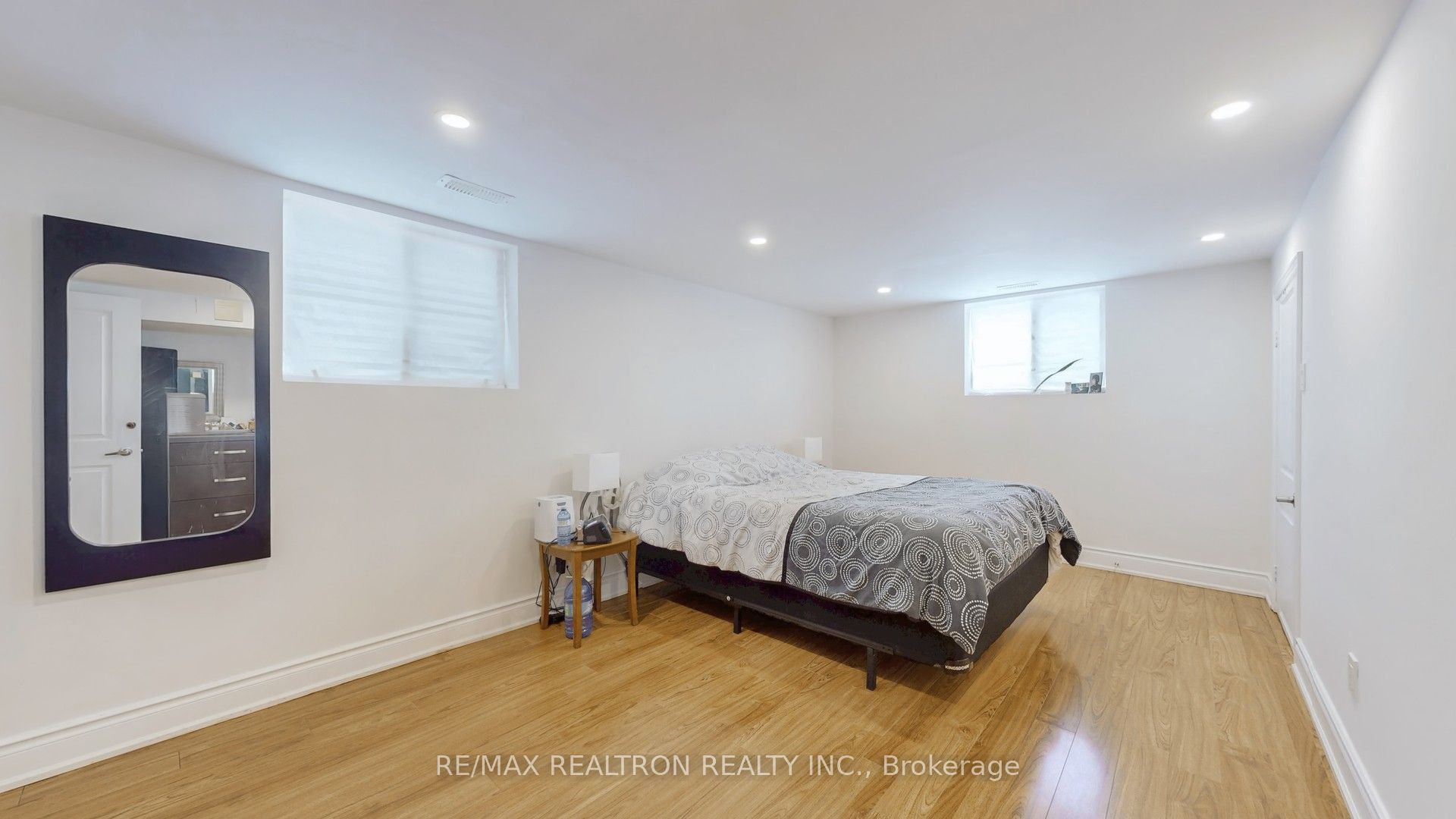 22305 Kennedy Road Property Photo 25