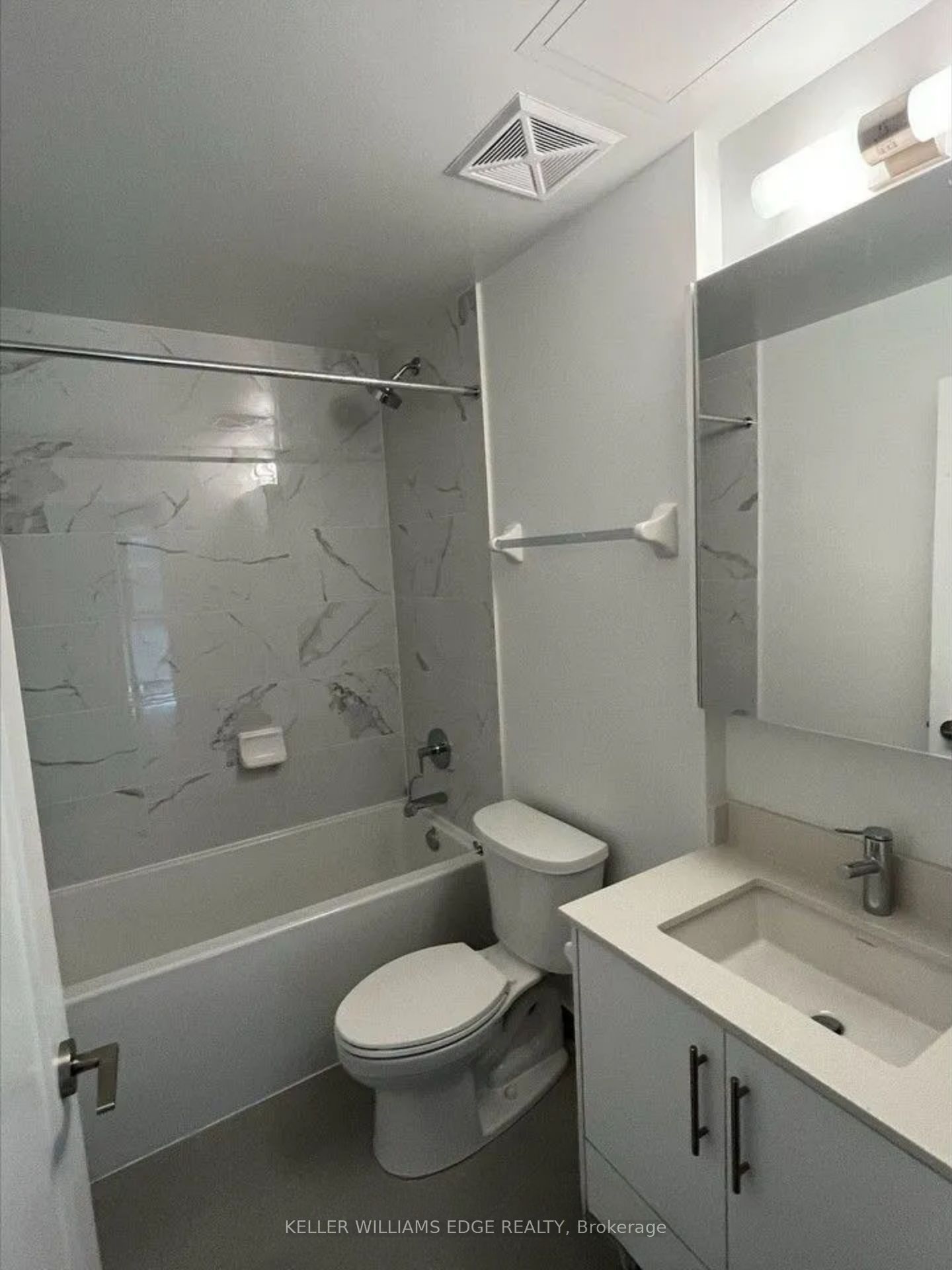 105 Oneida Crescent 401 Property Photo 5