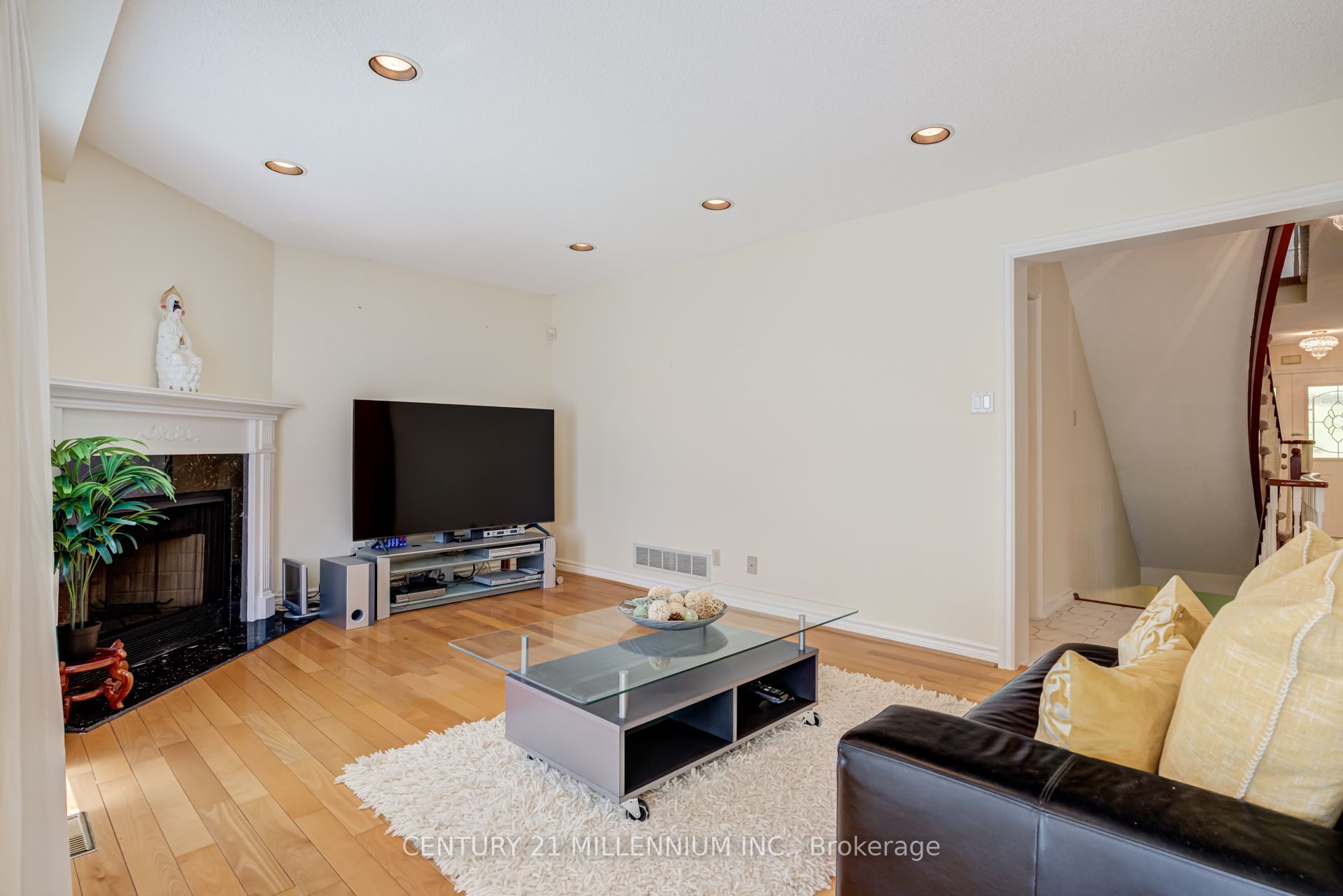 50 Piccadilly Road Property Photo 15
