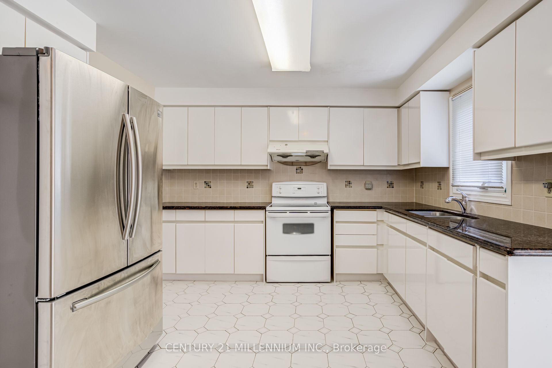 50 Piccadilly Road Property Photo 19