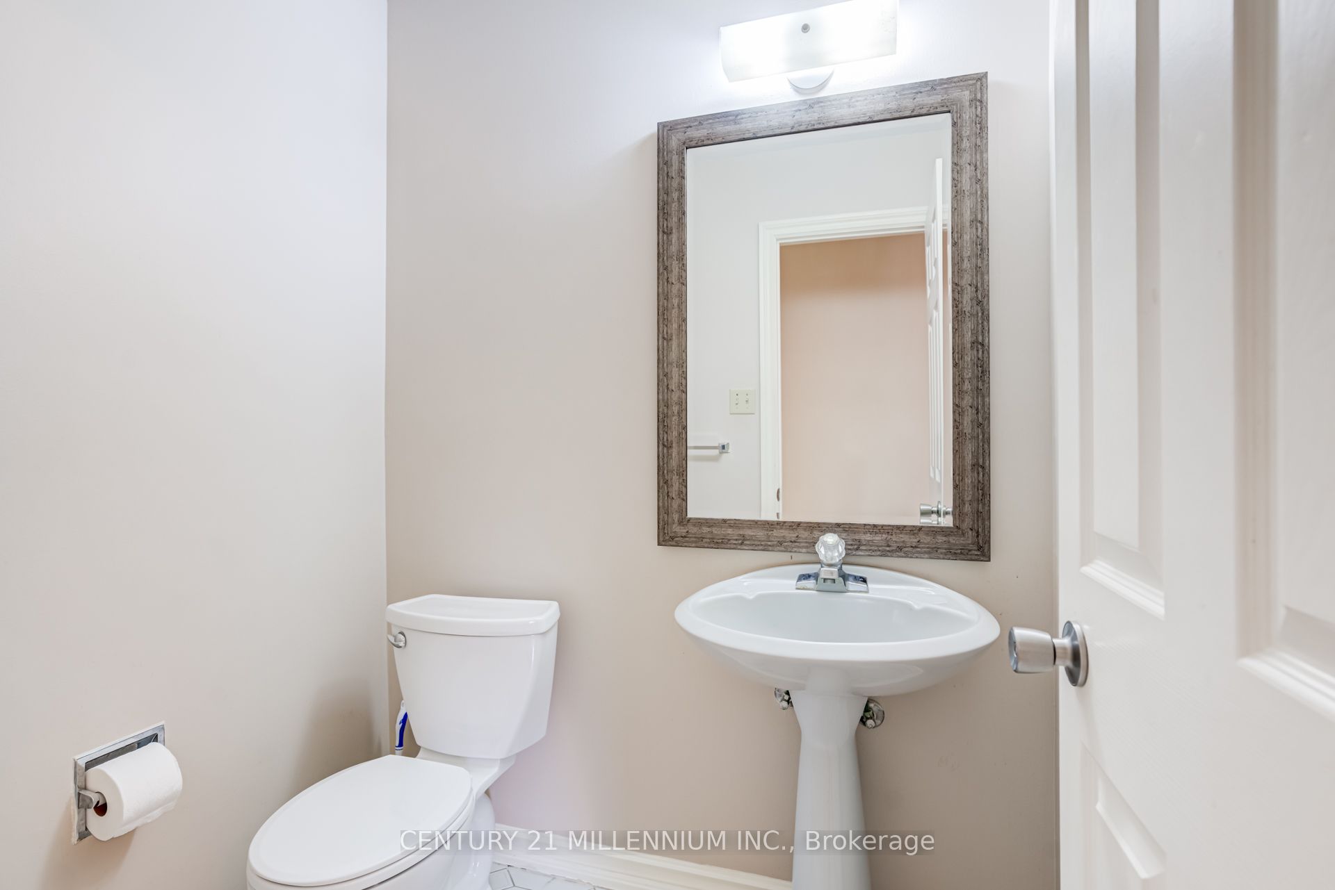 50 Piccadilly Road Property Photo 25