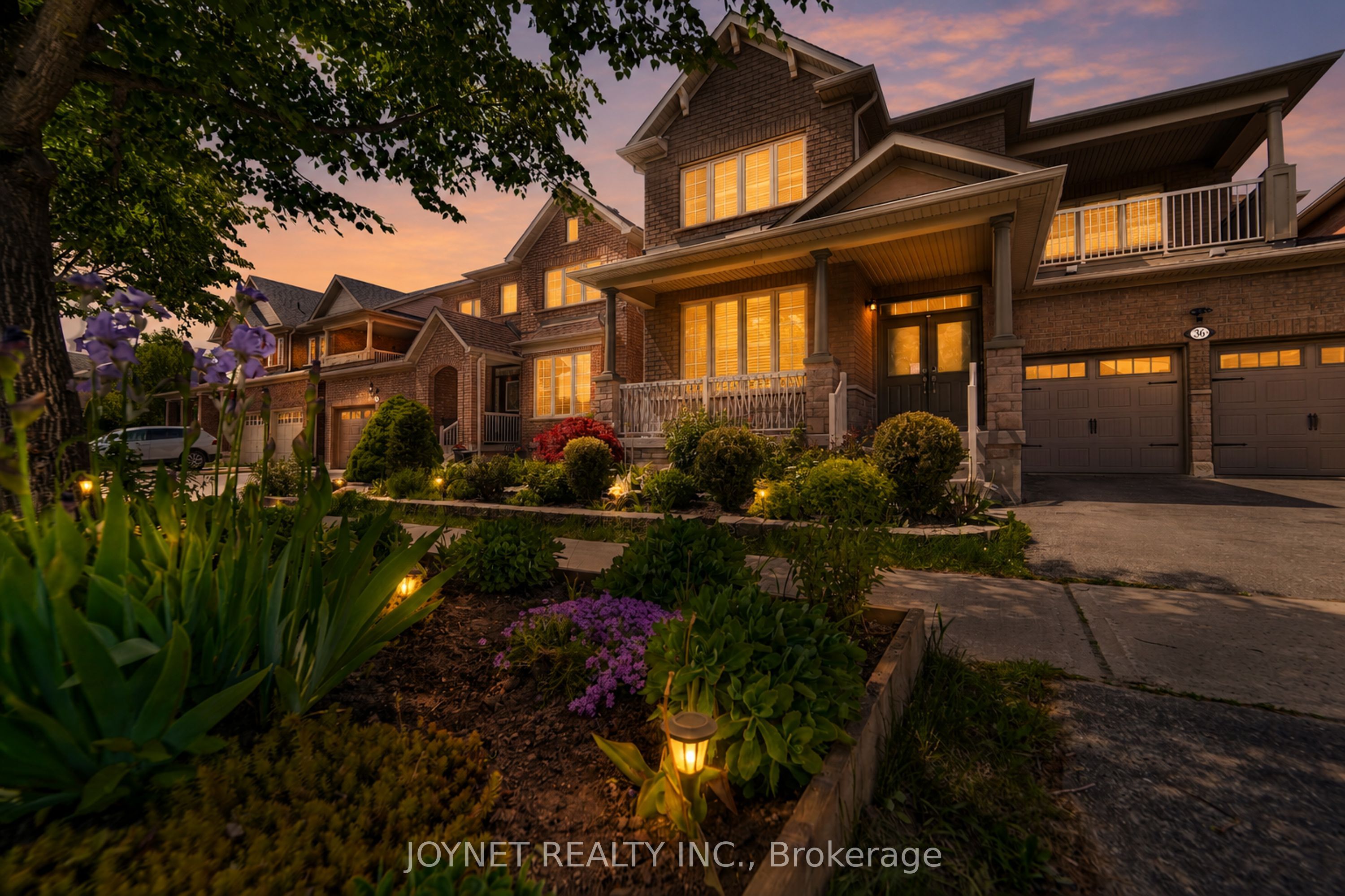 36 Newbridge Avenue N Property Photo 3