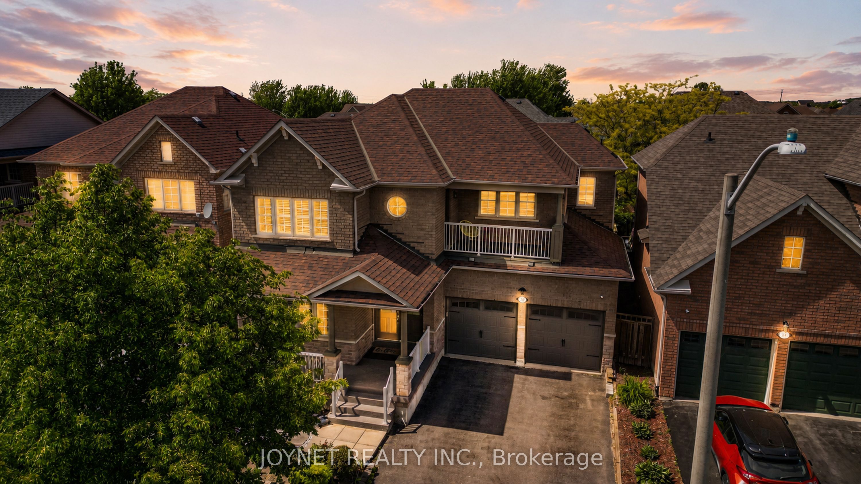 36 Newbridge Avenue N Property Photo 4