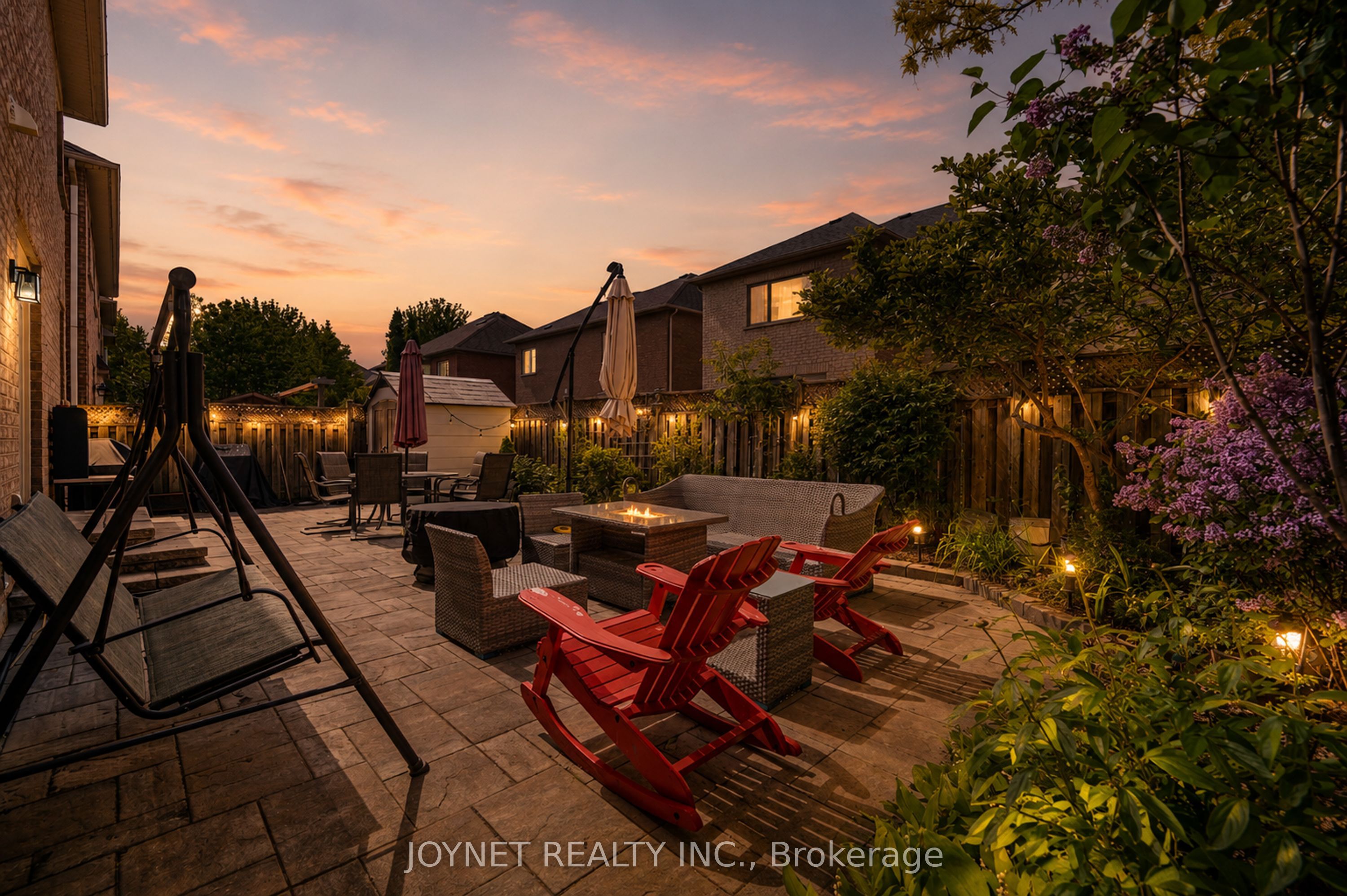 36 Newbridge Avenue N Property Photo 6