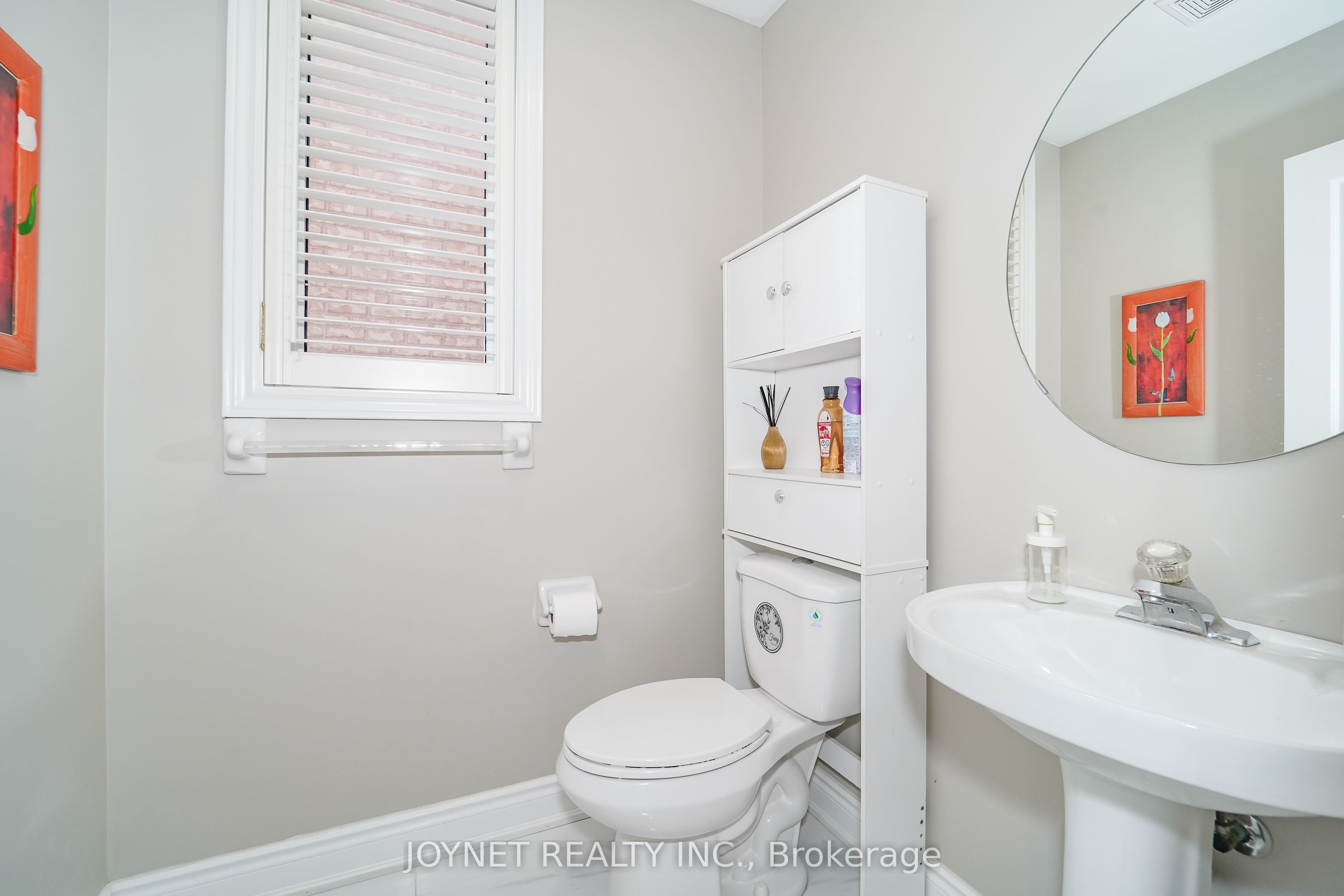 36 Newbridge Avenue N Property Photo 15