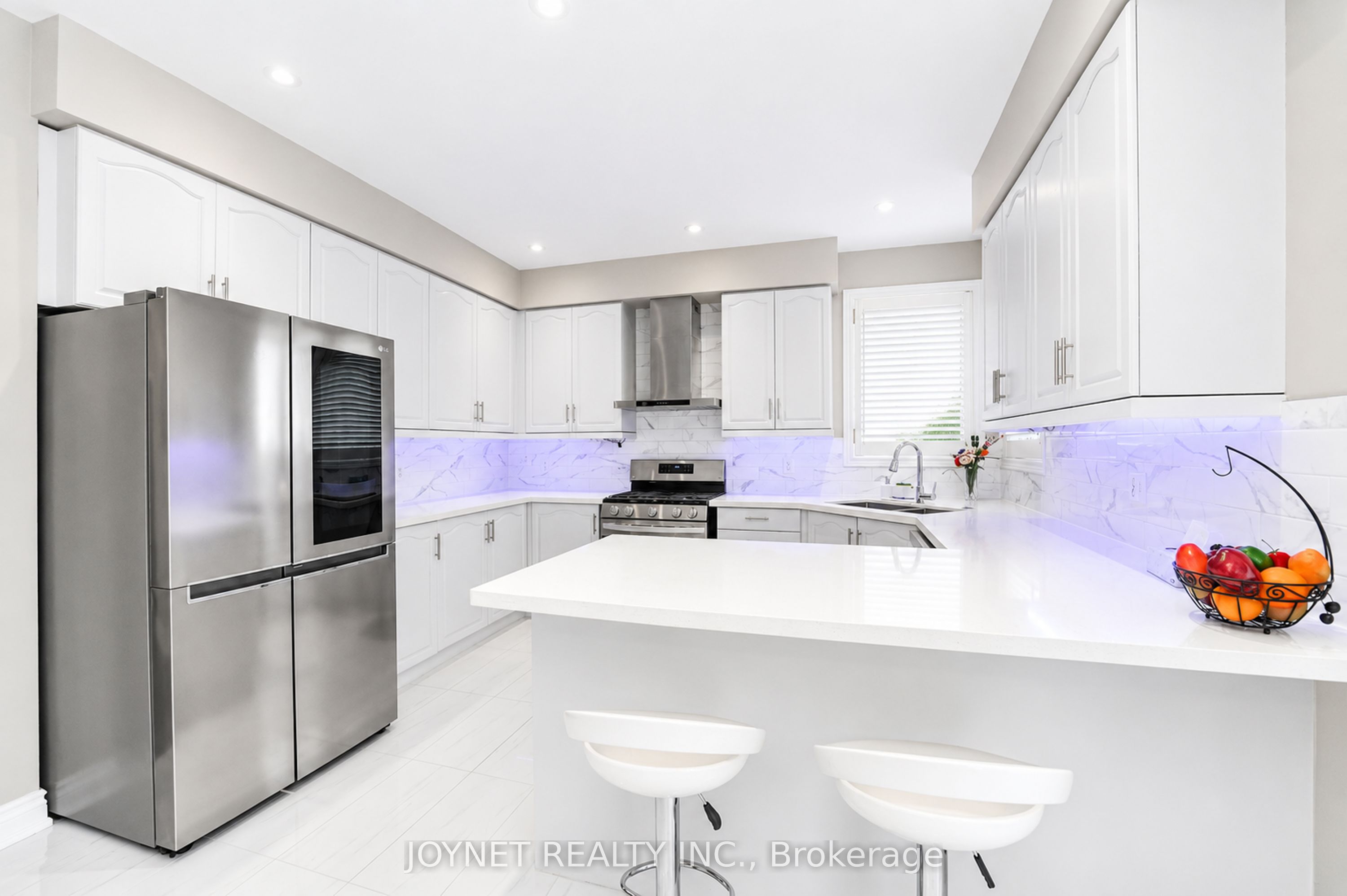 36 Newbridge Avenue N Property Photo 19