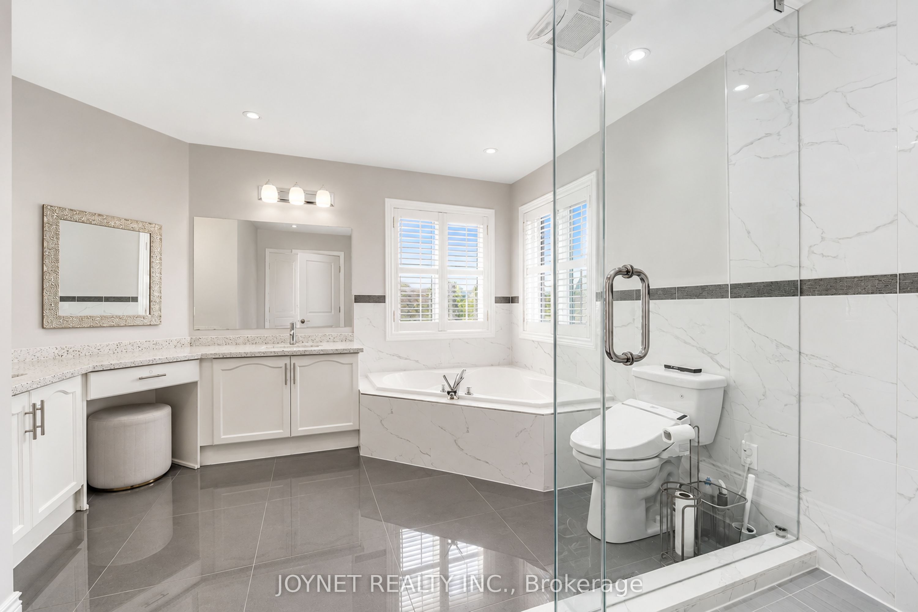 36 Newbridge Avenue N Property Photo 25