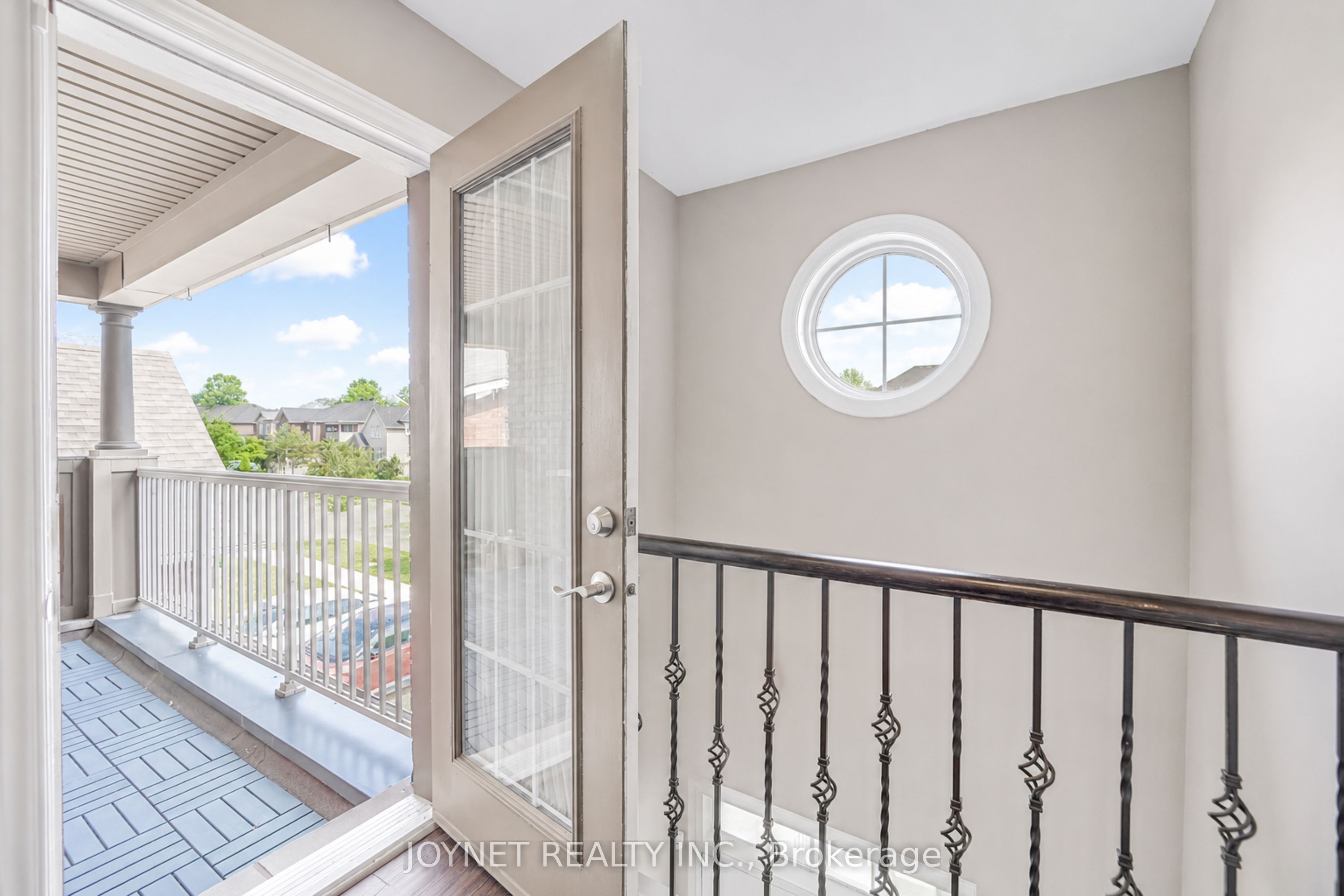 36 Newbridge Avenue N Property Photo 27