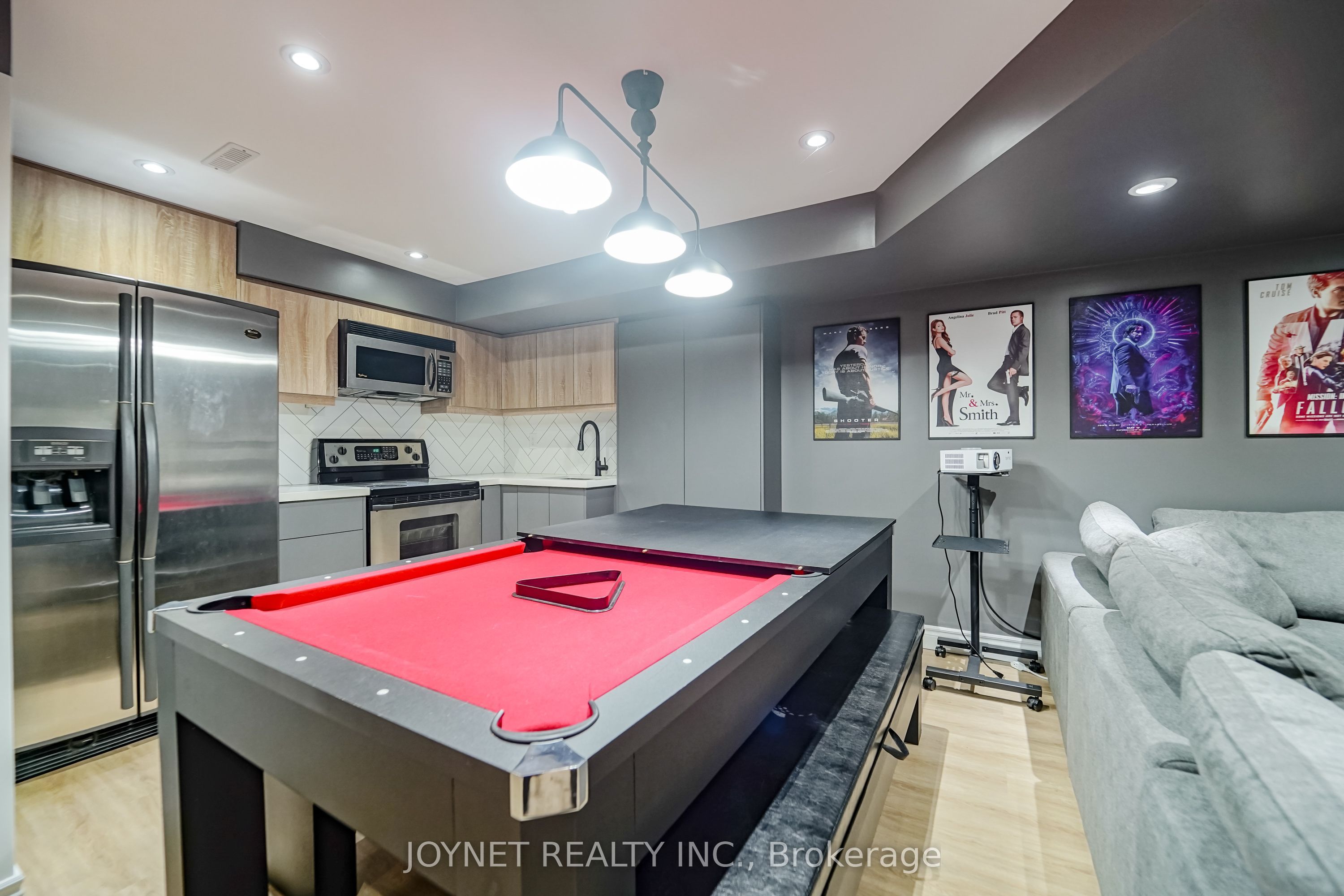 36 Newbridge Avenue N Property Photo 31