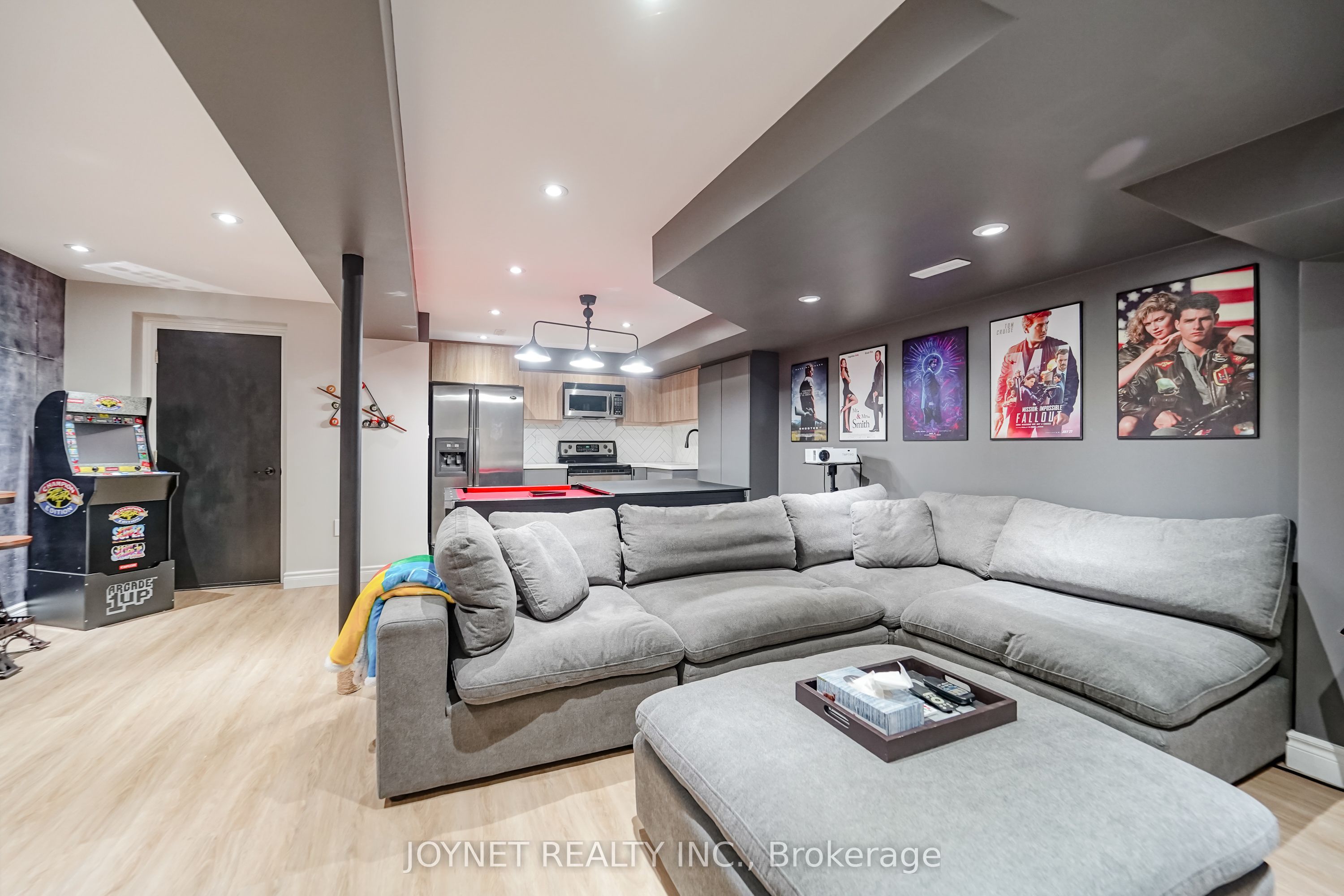 36 Newbridge Avenue N Property Photo 33