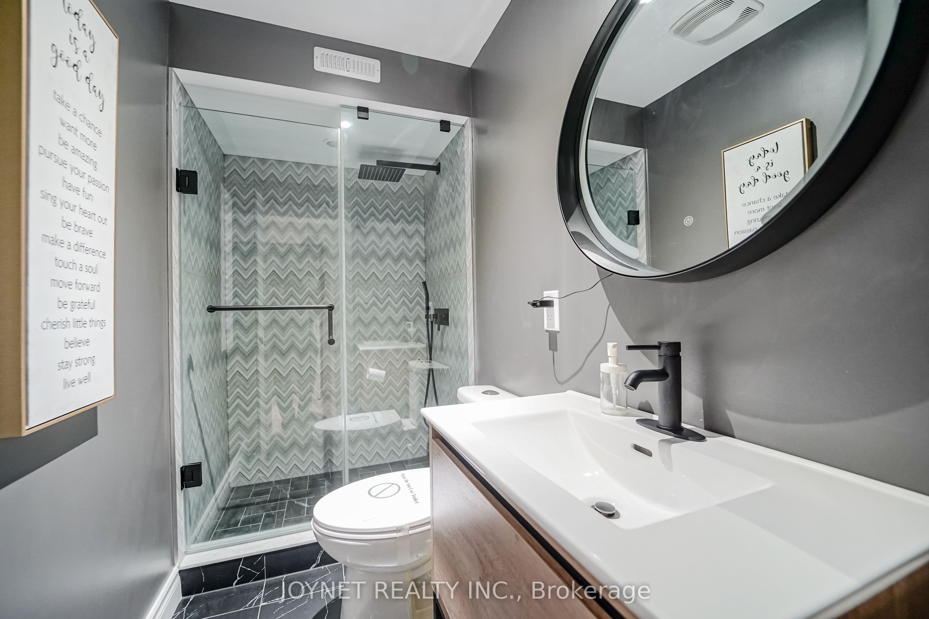 36 Newbridge Avenue N Property Photo 34