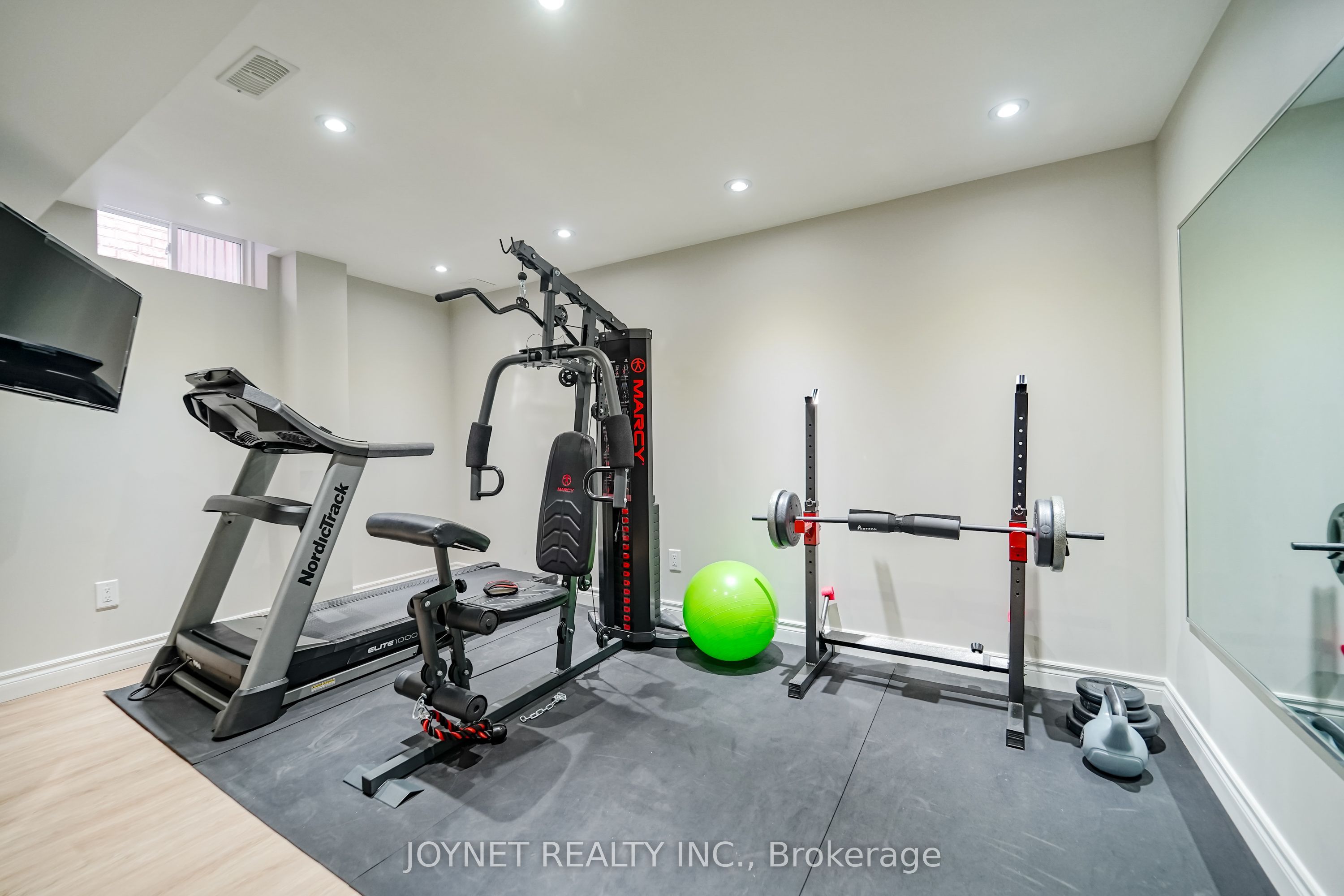 36 Newbridge Avenue N Property Photo 35