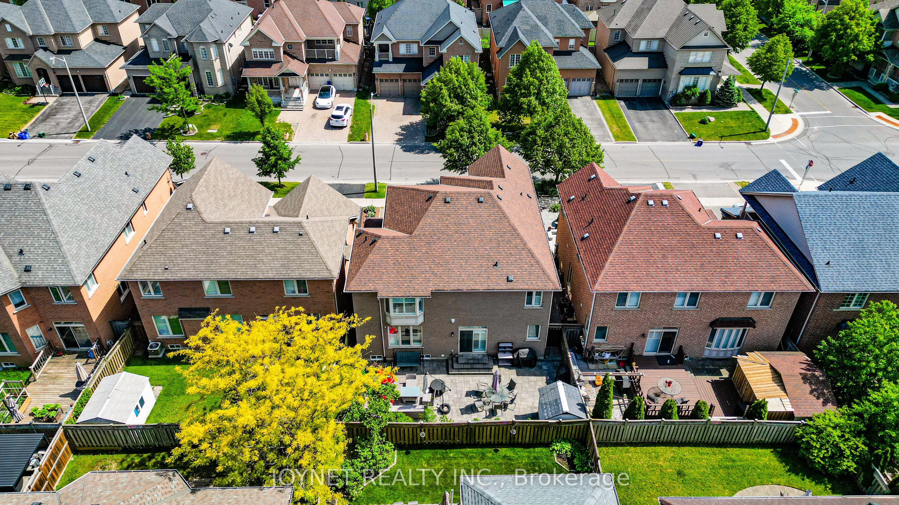 36 Newbridge Avenue N Property Photo 42