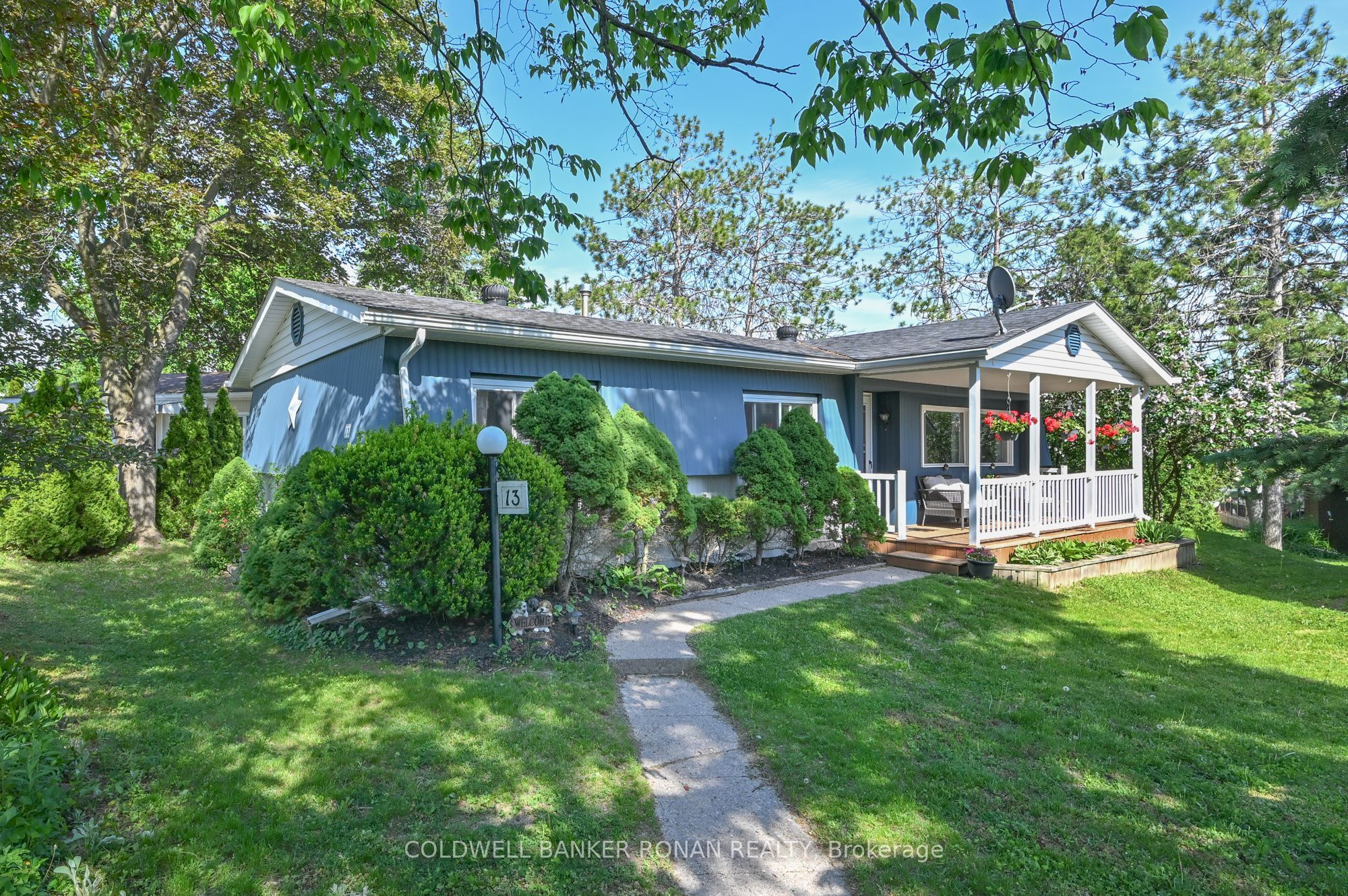 13 Hawthorne Drive Property Photo 2