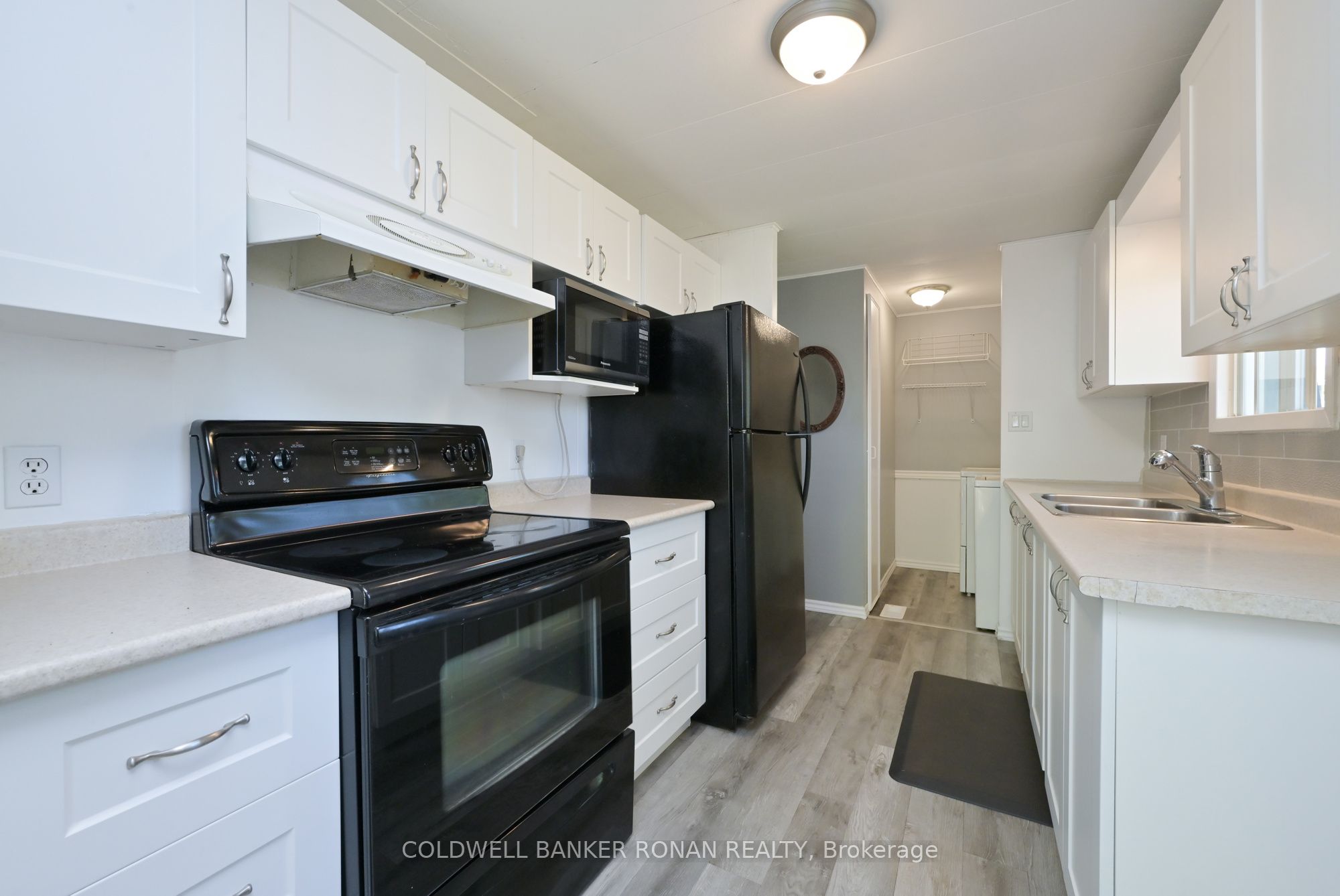 13 Hawthorne Drive Property Photo 6