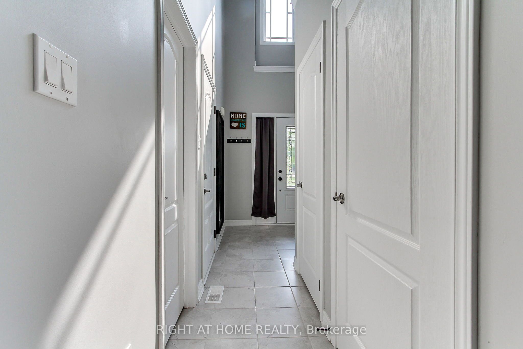 58 Carleton Trail Property Photo 5