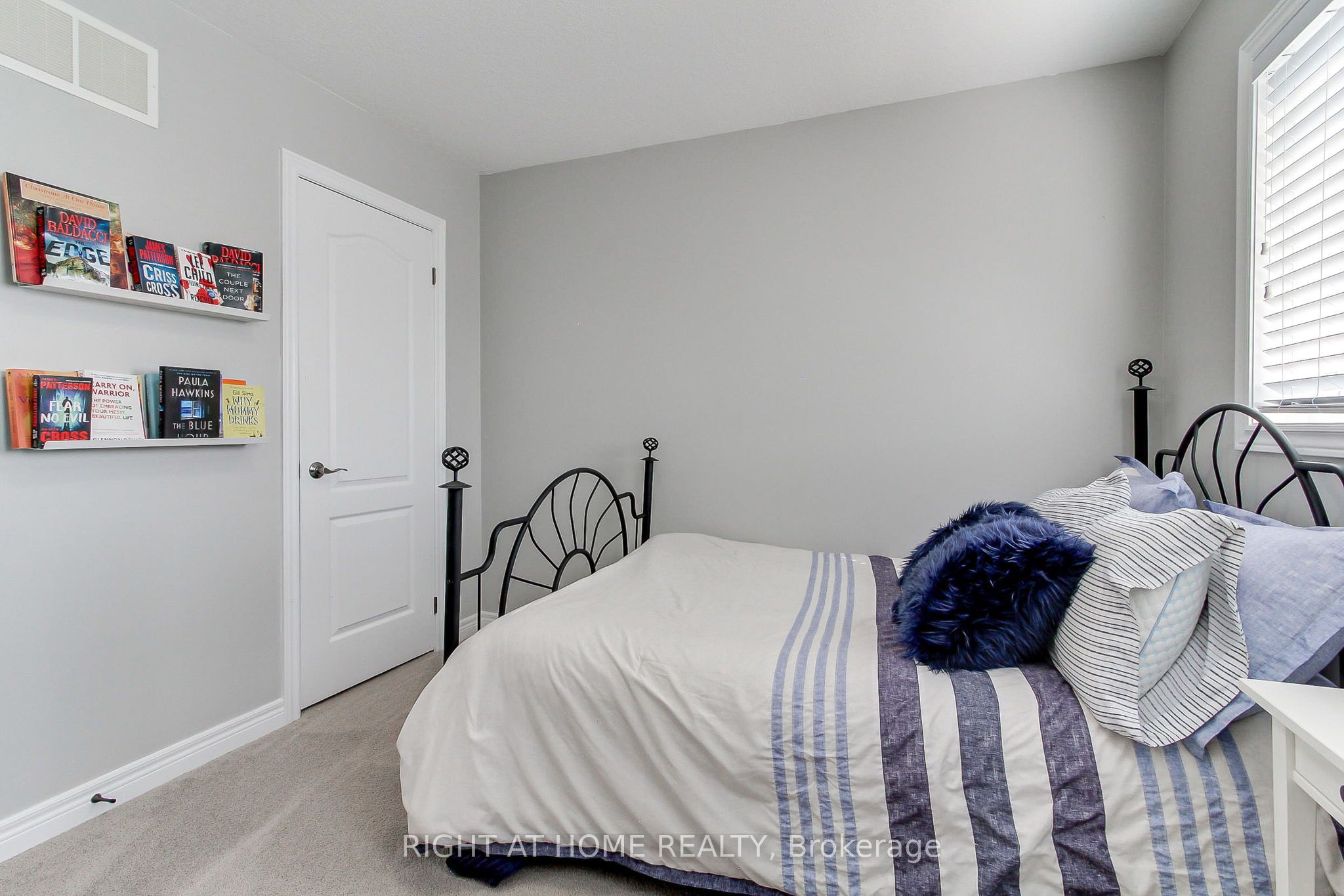 58 Carleton Trail Property Photo 32