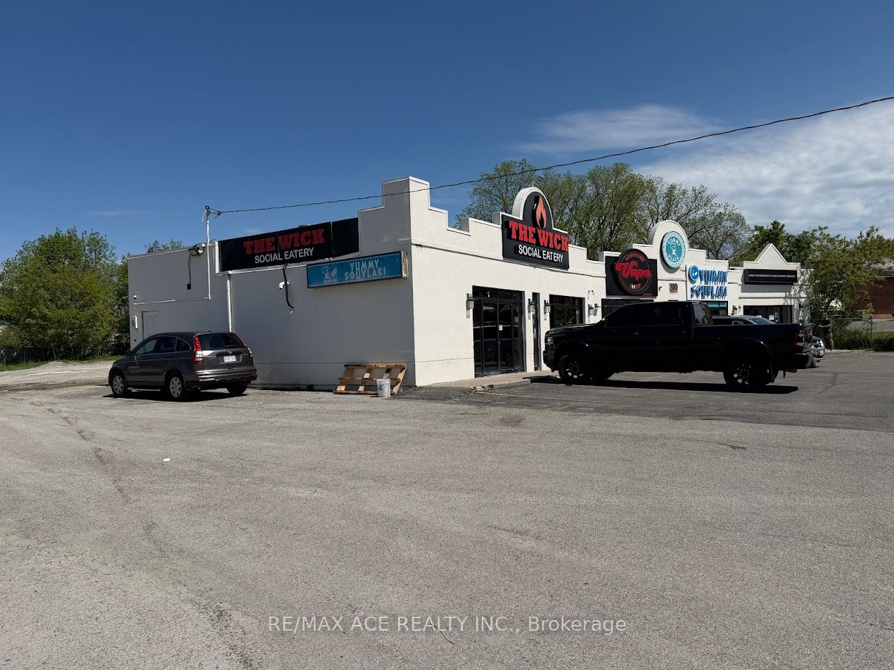 200 SIMCOE Avenue Property Photo 1