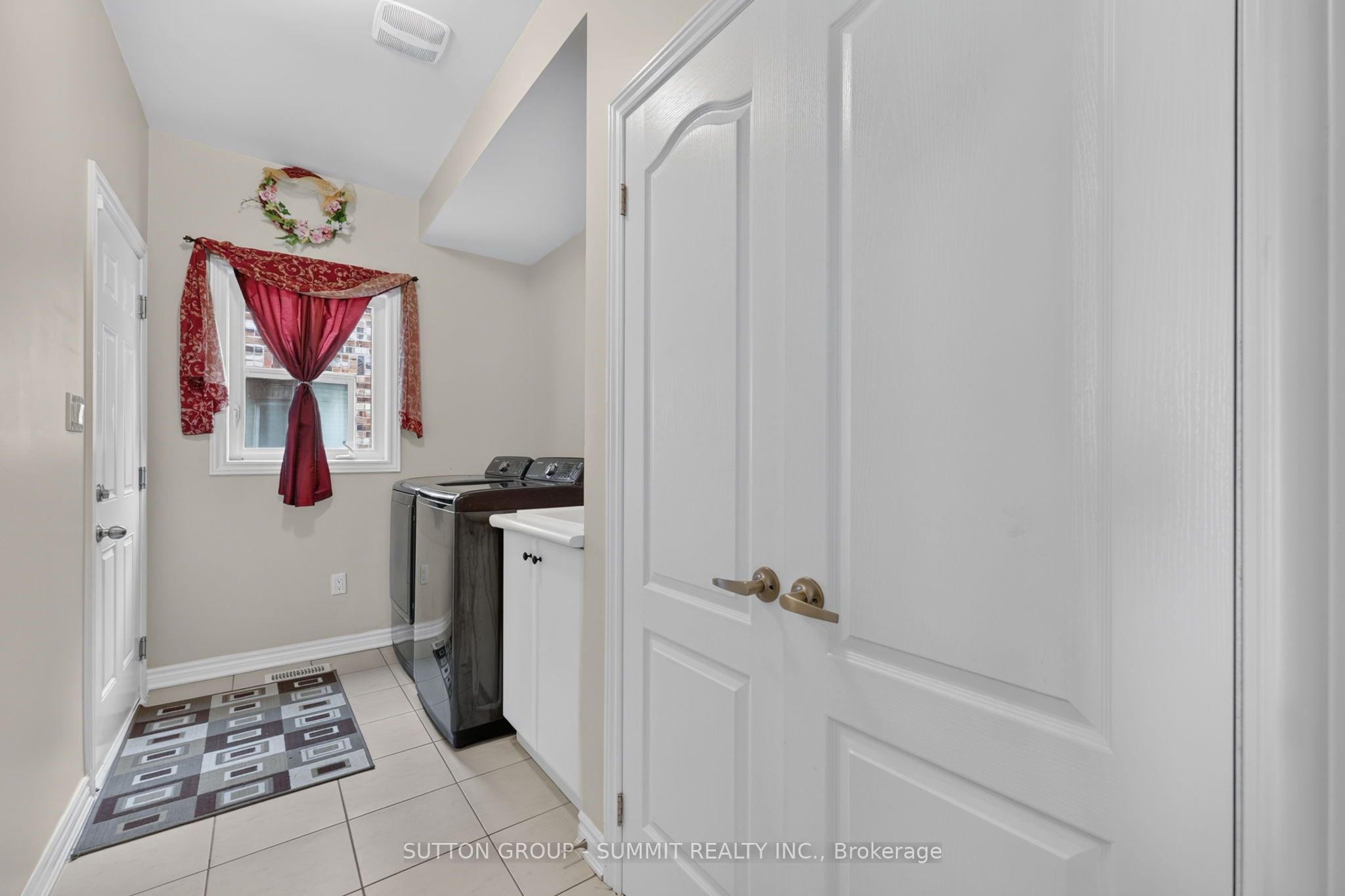 19 Jardine Street Property Photo 28