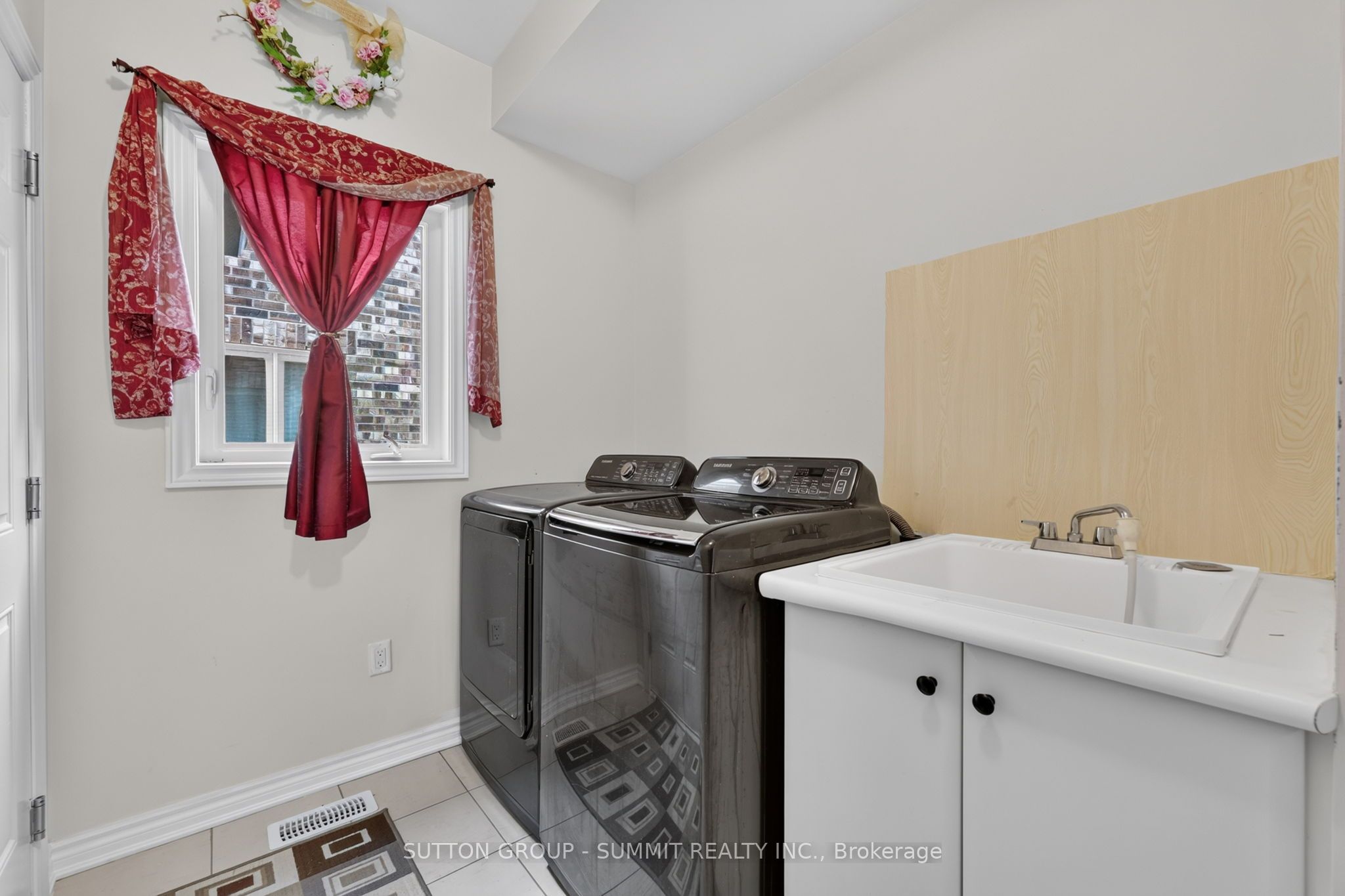 19 Jardine Street Property Photo 29