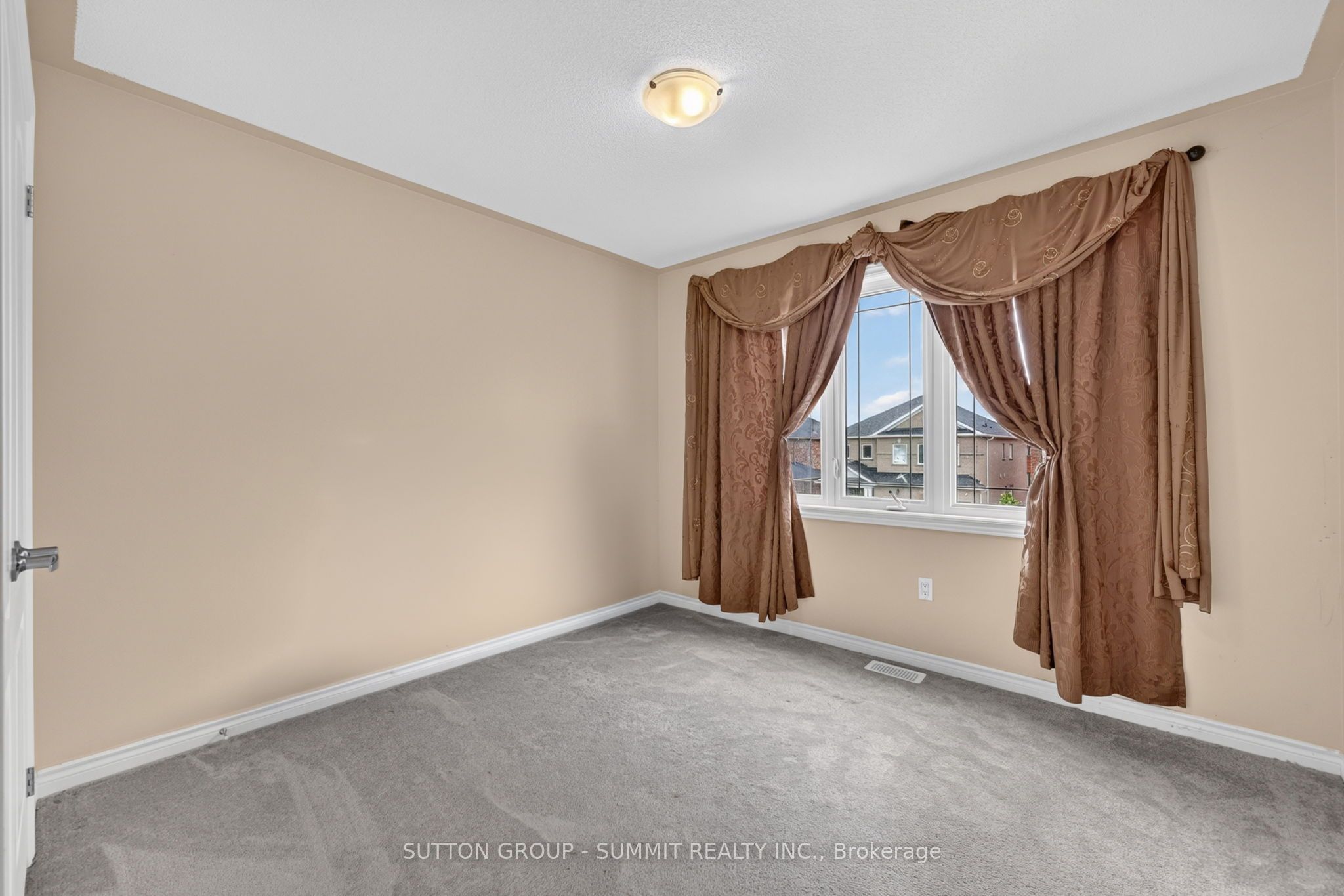 19 Jardine Street Property Photo 30