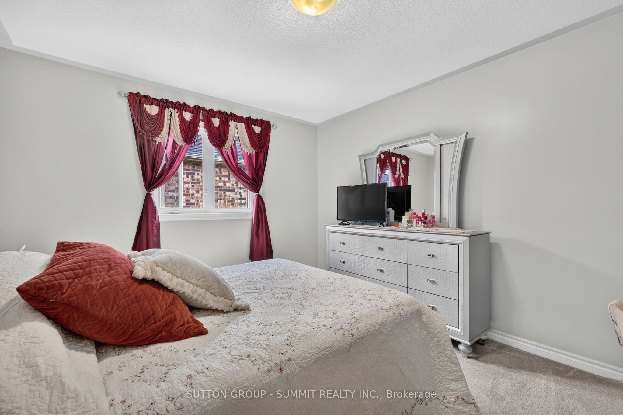 19 Jardine Street Property Photo 34