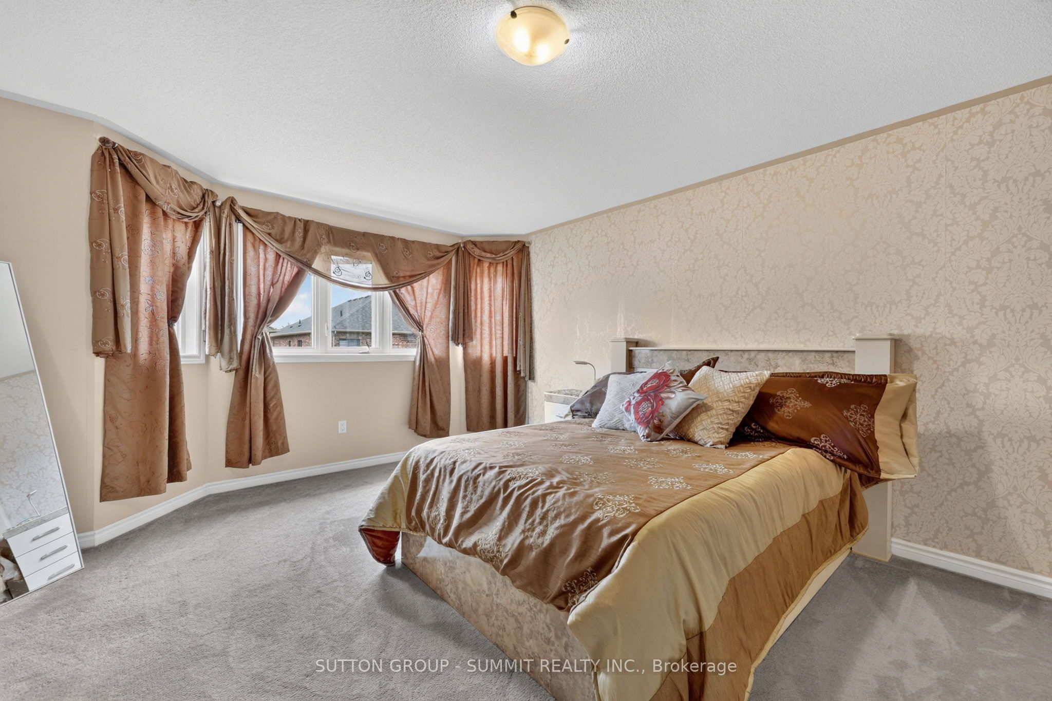 19 Jardine Street Property Photo 38