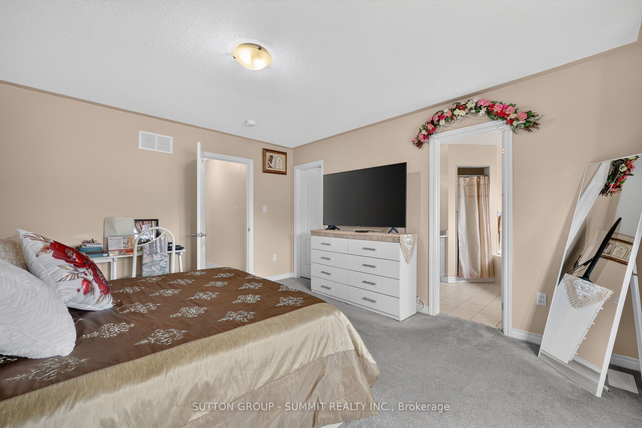 19 Jardine Street Property Photo 39