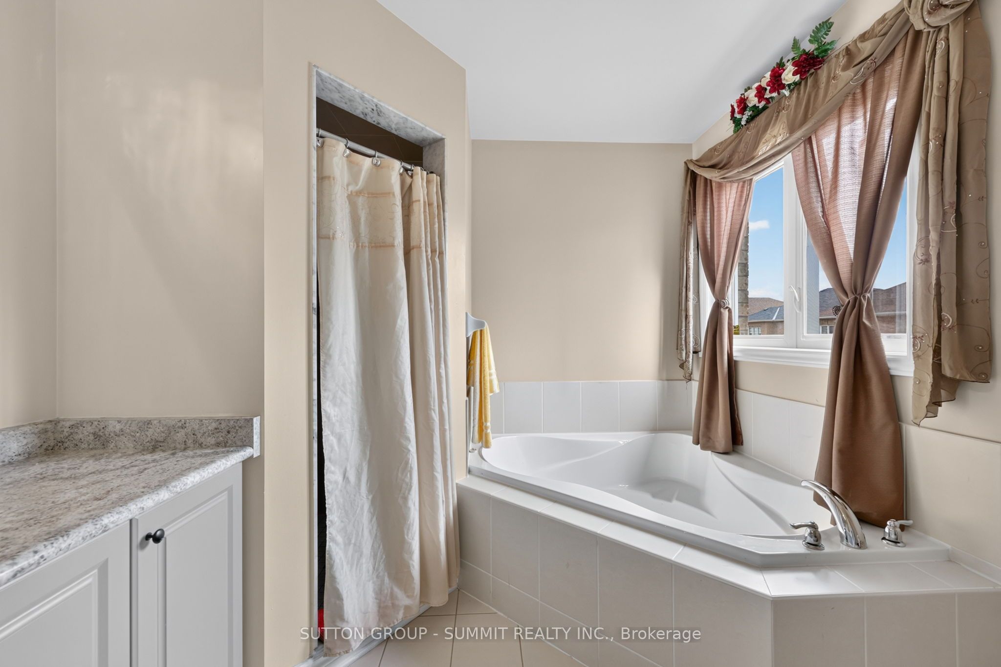 19 Jardine Street Property Photo 41