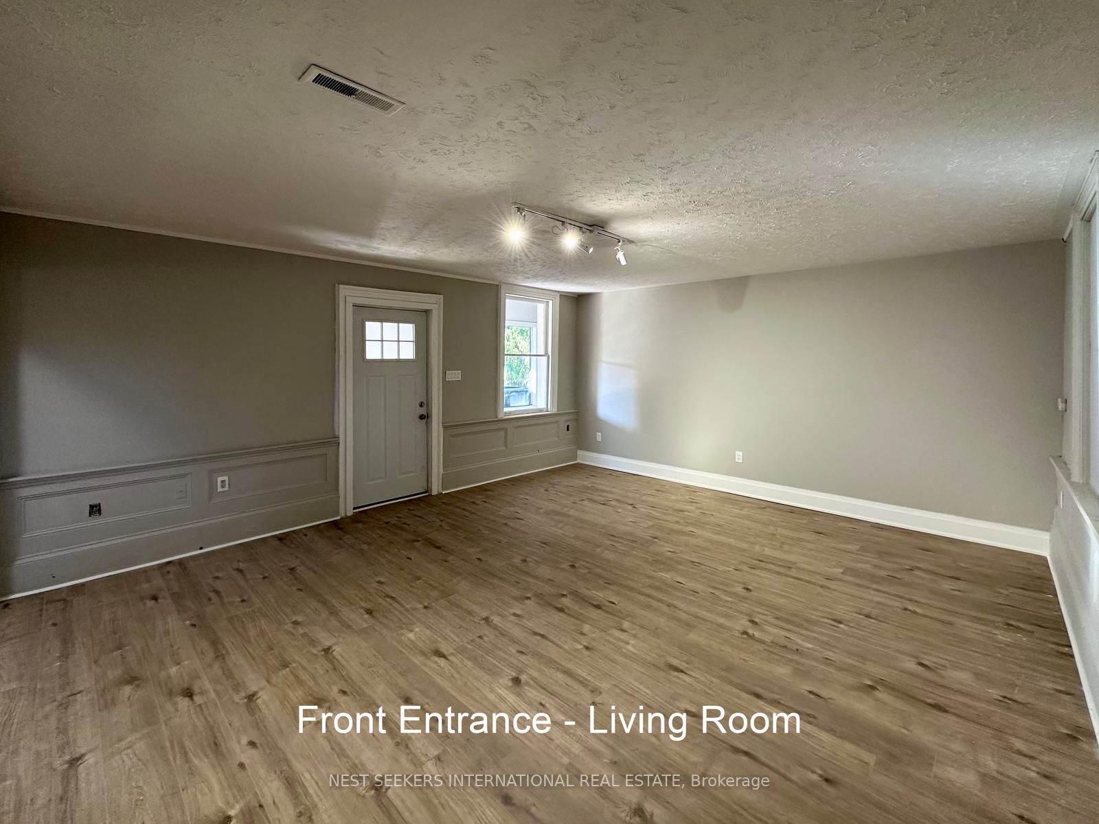 5876 8th Line Property Photo 11