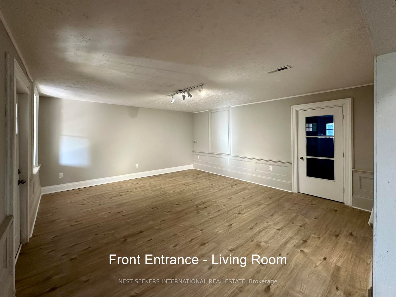 5876 8th Line Property Photo 13