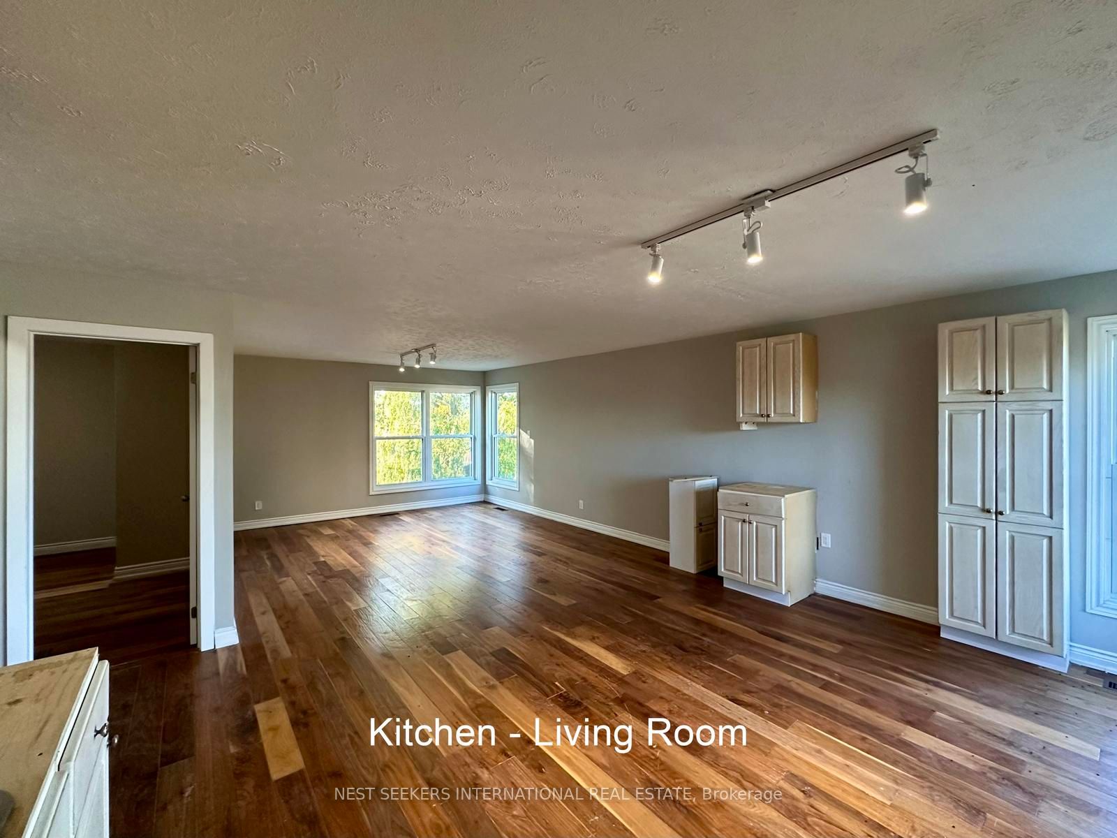 5876 8th Line Property Photo 15