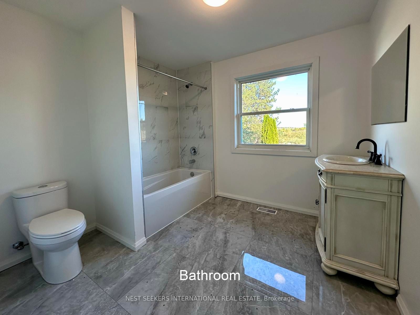 5876 8th Line Property Photo 16