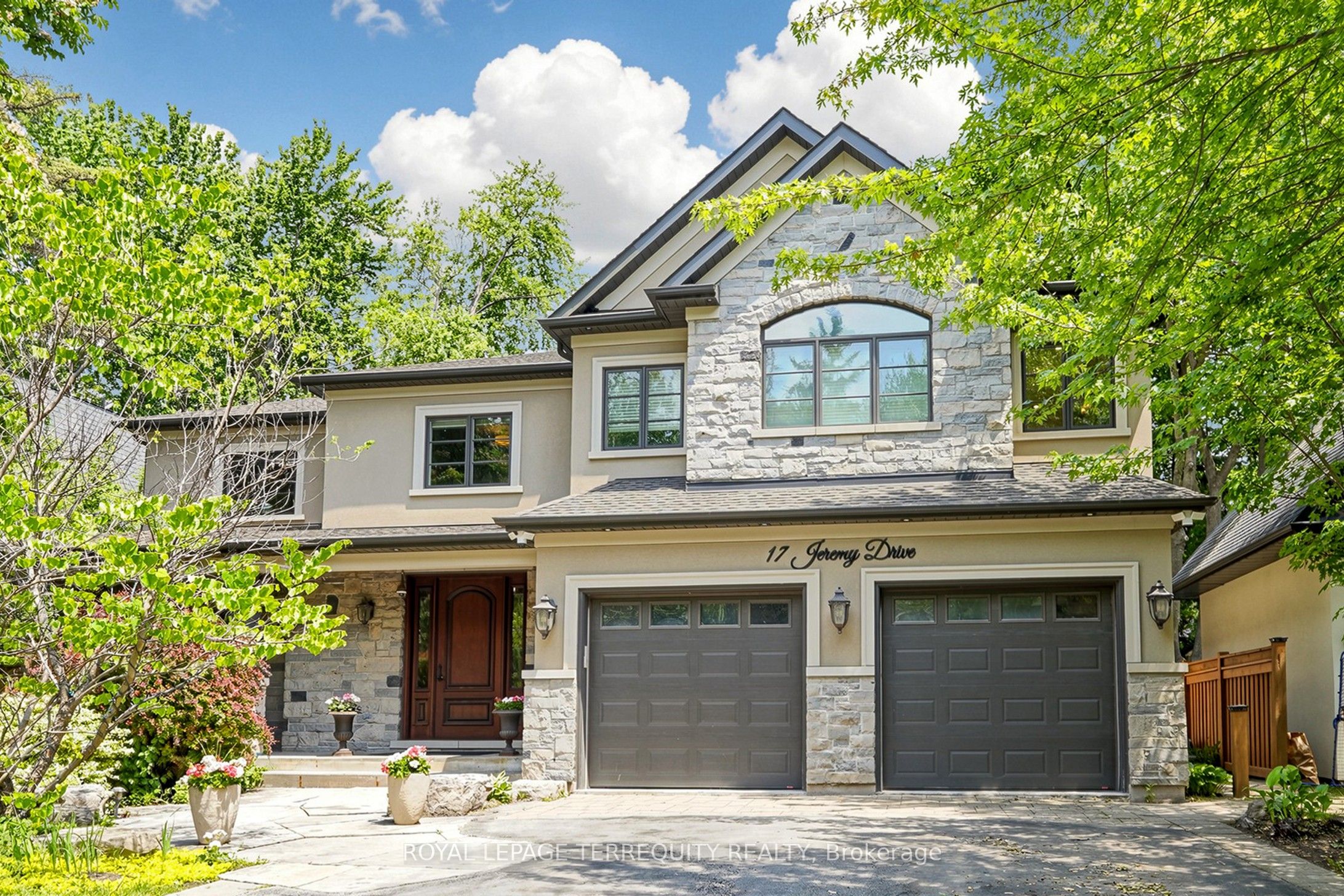 17 Jeremy Drive Property Photo 2