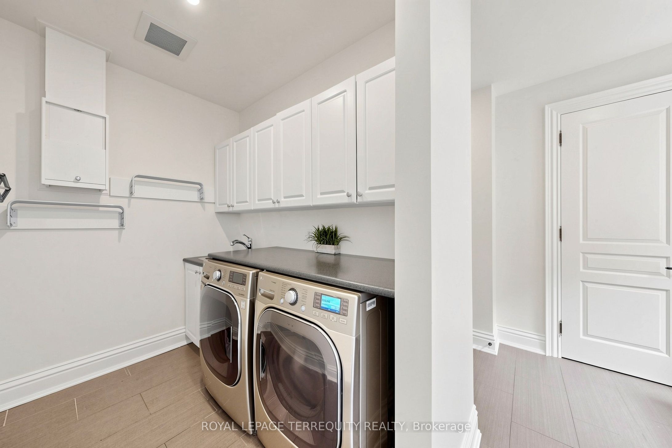 17 Jeremy Drive Property Photo 16