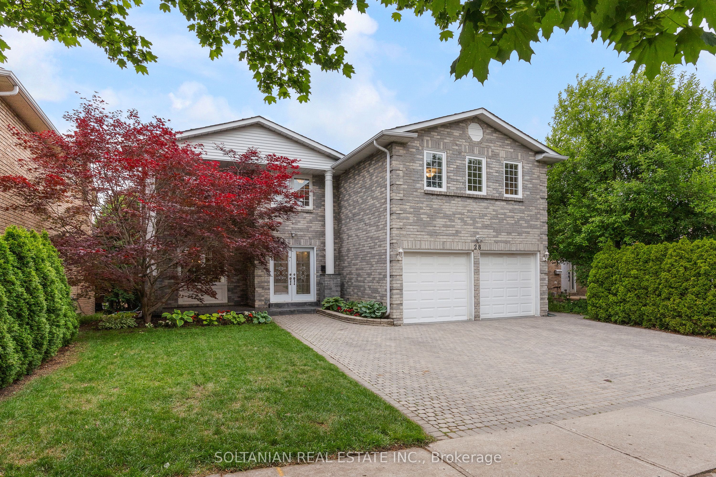 28 Dunvegan Drive Property Photo 1