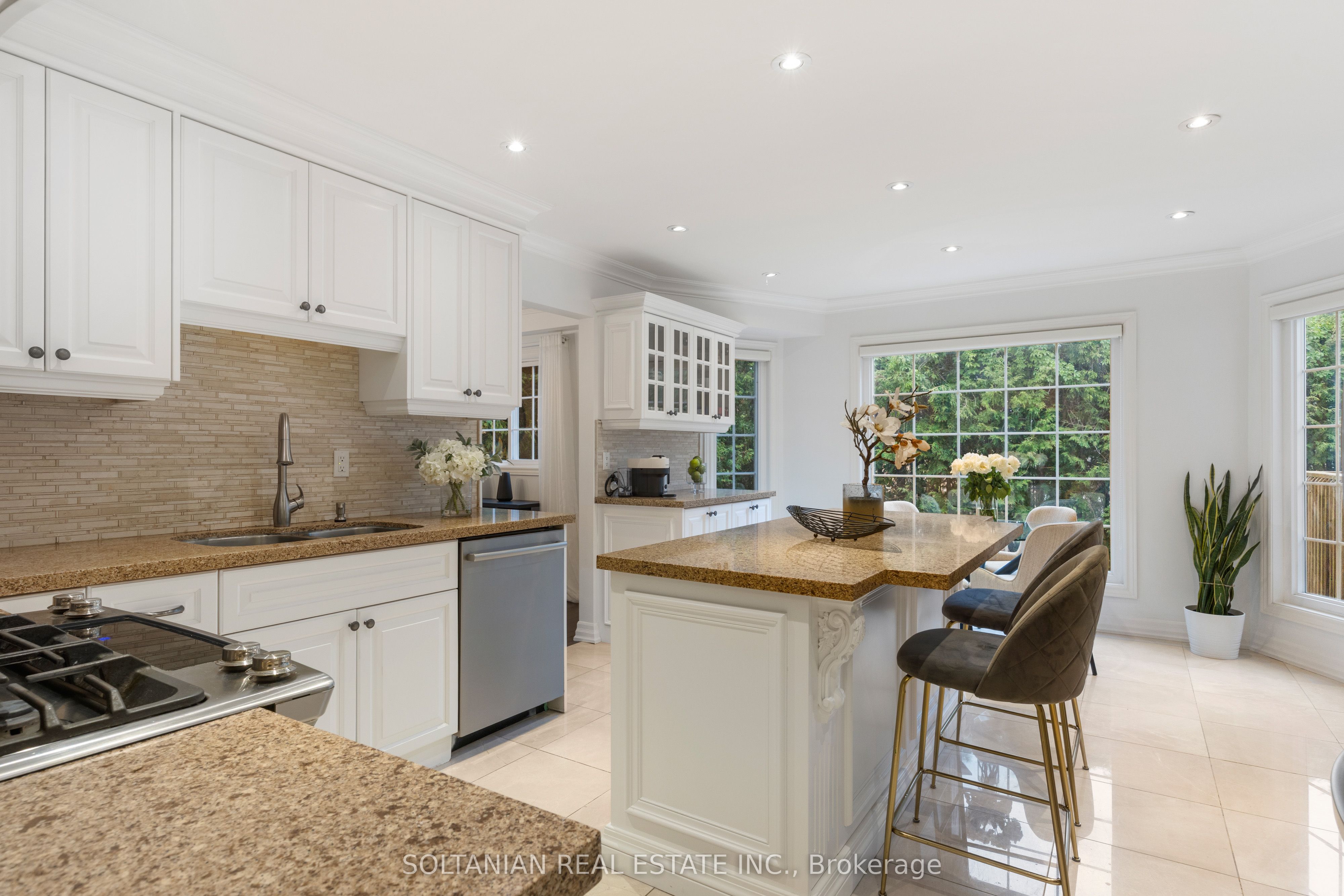 28 Dunvegan Drive Property Photo 10