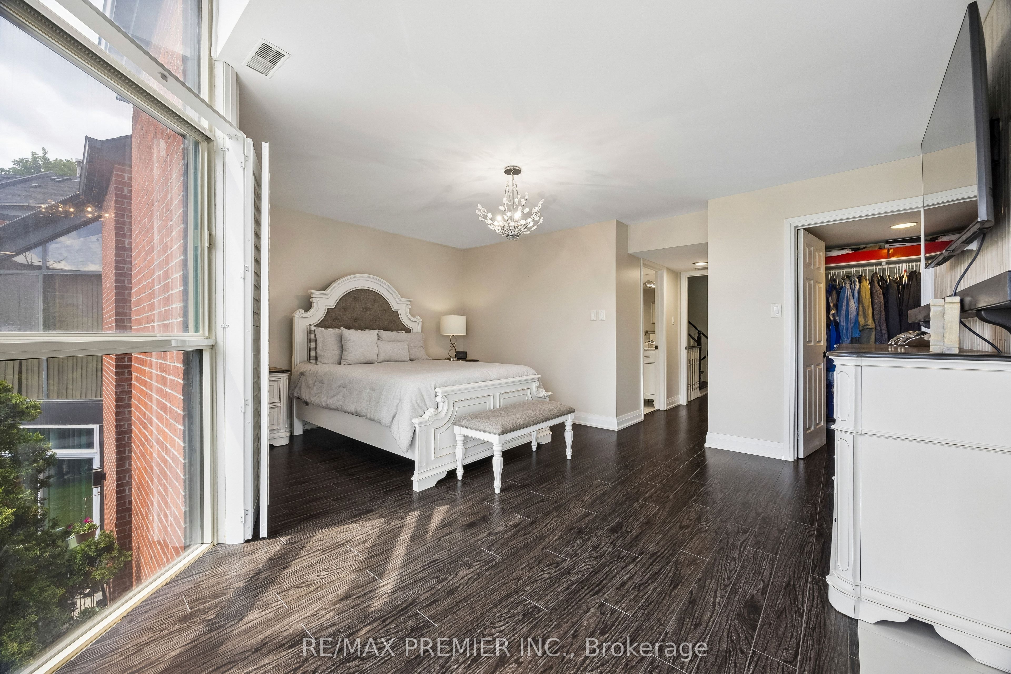100 Arbors Lane 8 Property Photo 13