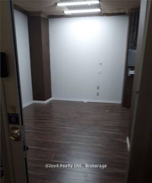 7181 Yonge Street 90 Property Photo 6