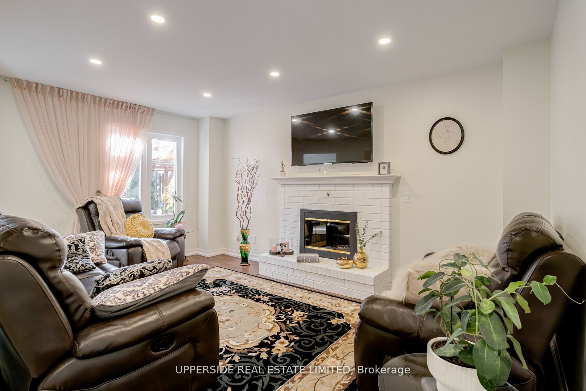 167 Covent Crescent Property Photo 7