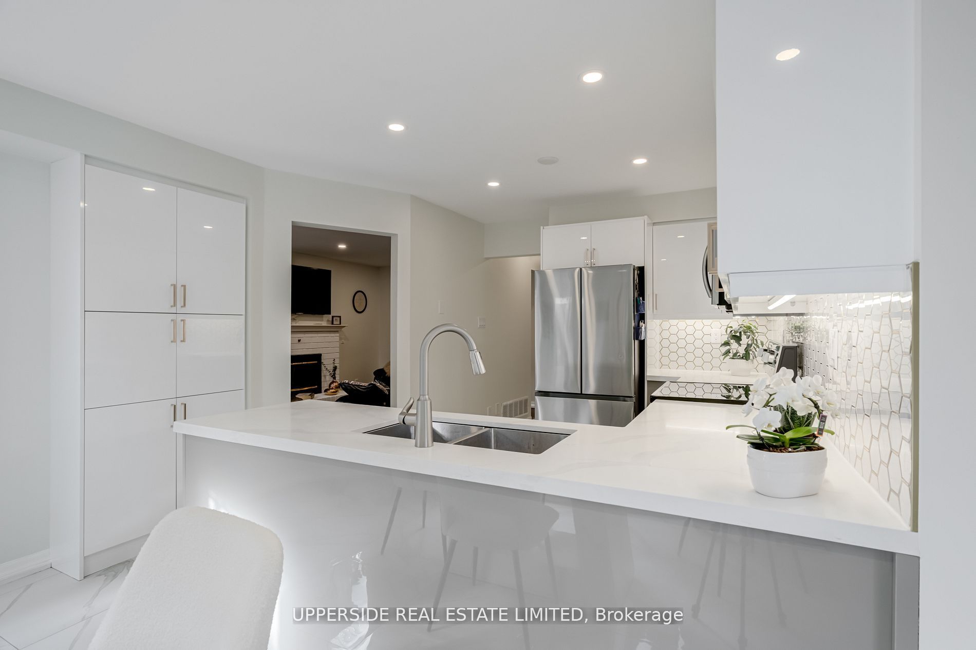 167 Covent Crescent Property Photo 11
