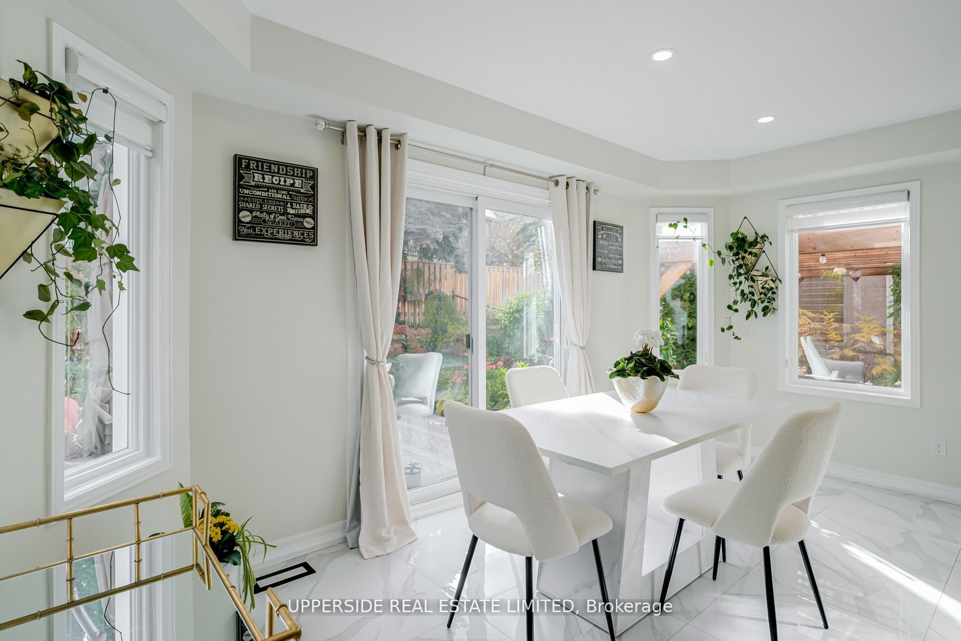 167 Covent Crescent Property Photo 12