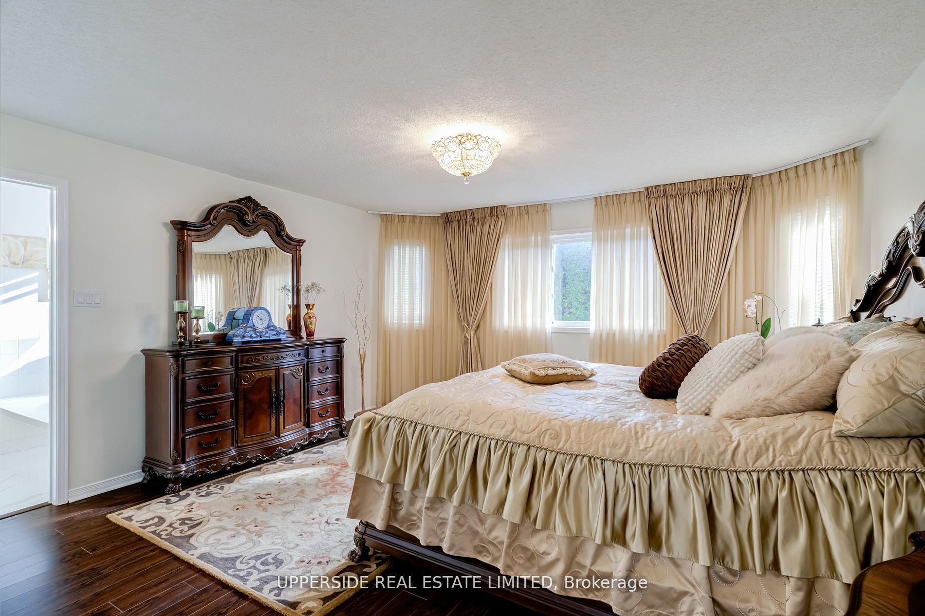 167 Covent Crescent Property Photo 17