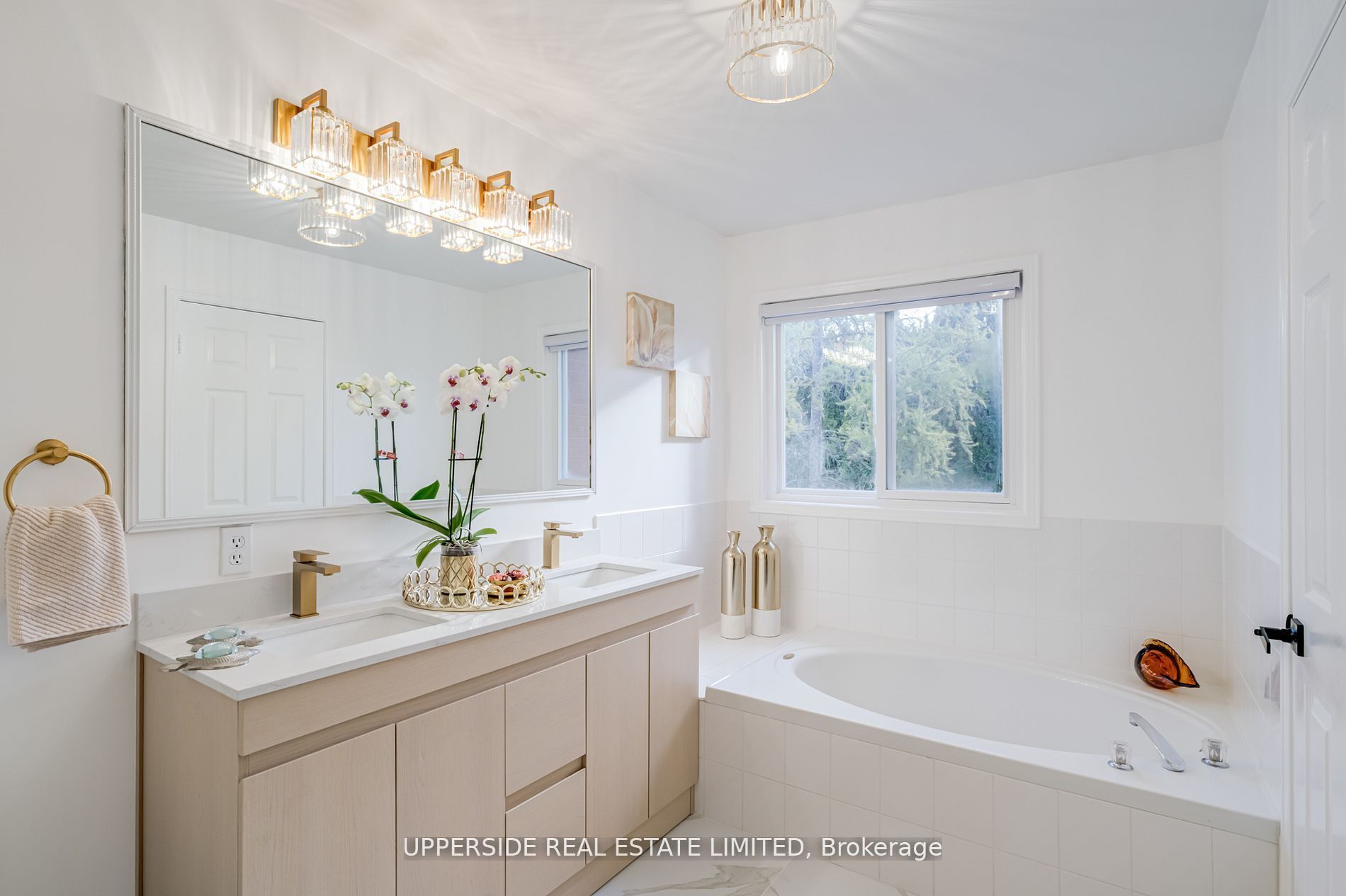 167 Covent Crescent Property Photo 19