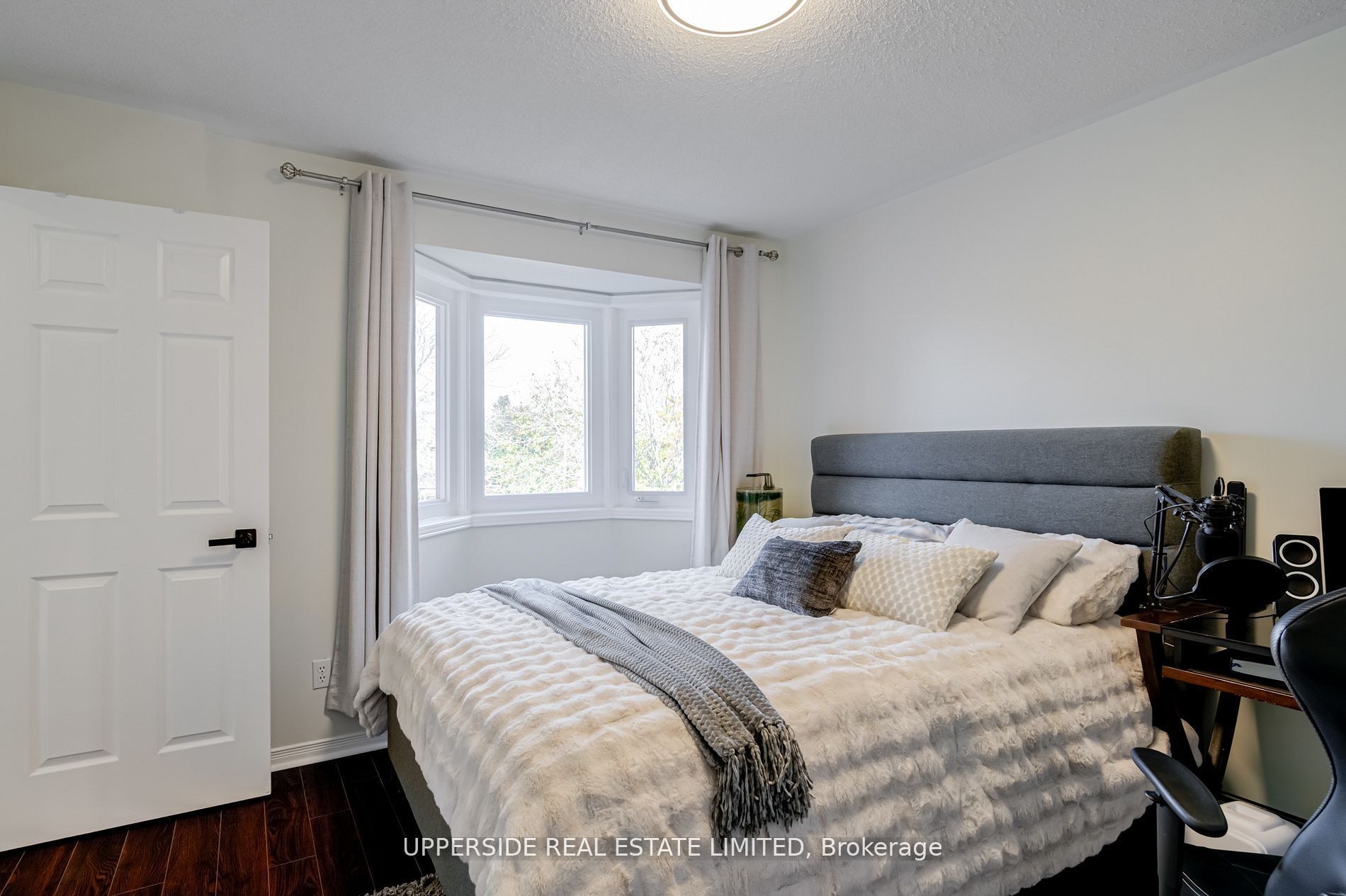 167 Covent Crescent Property Photo 25