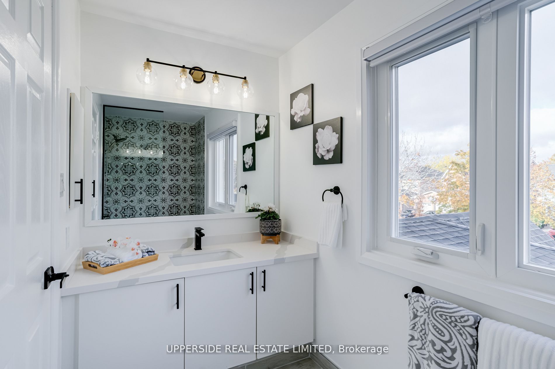 167 Covent Crescent Property Photo 26