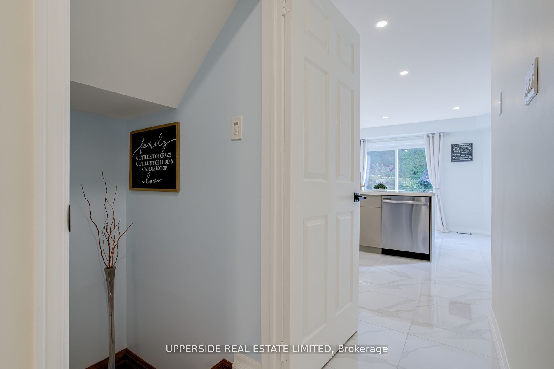 167 Covent Crescent Property Photo 27