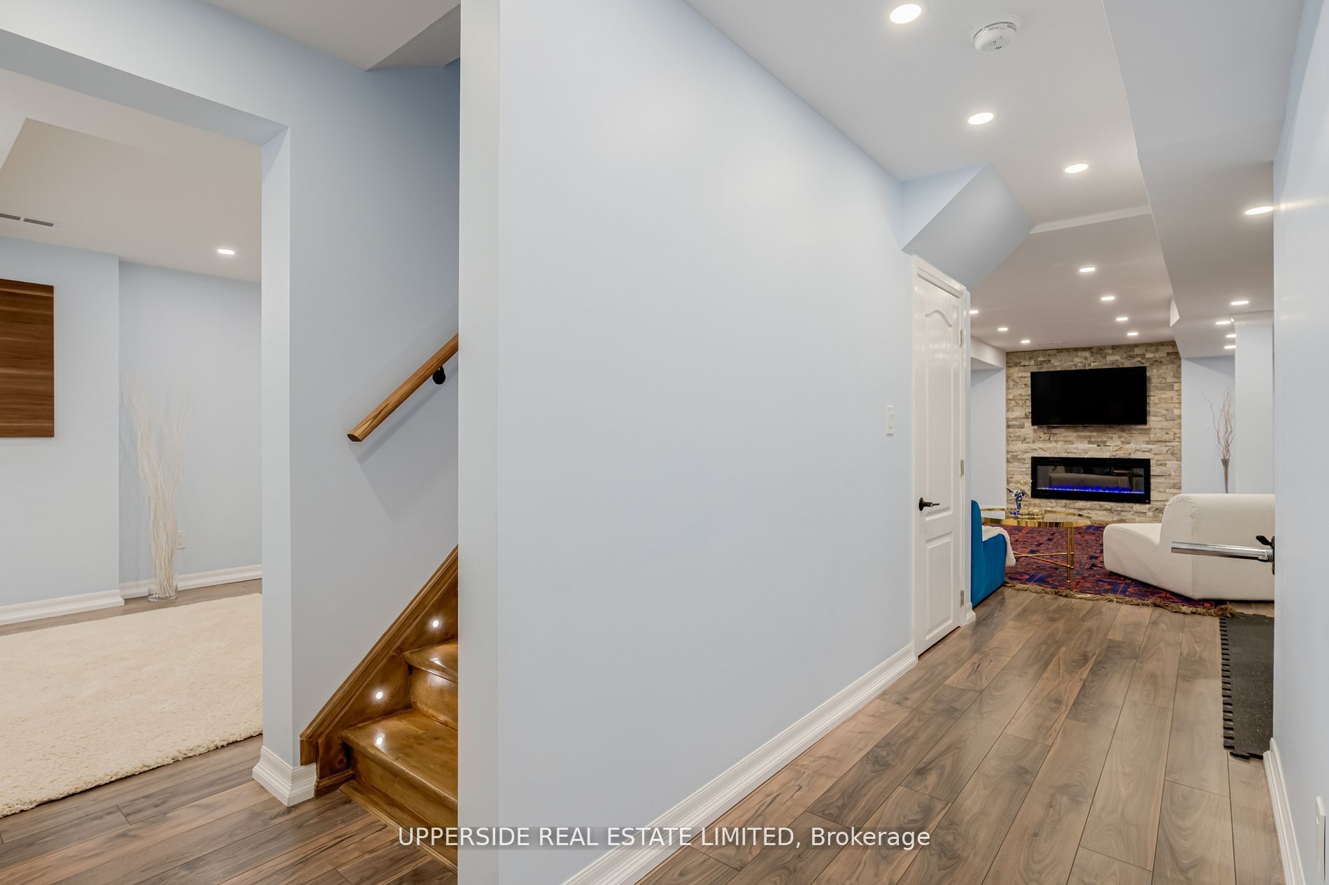 167 Covent Crescent Property Photo 28