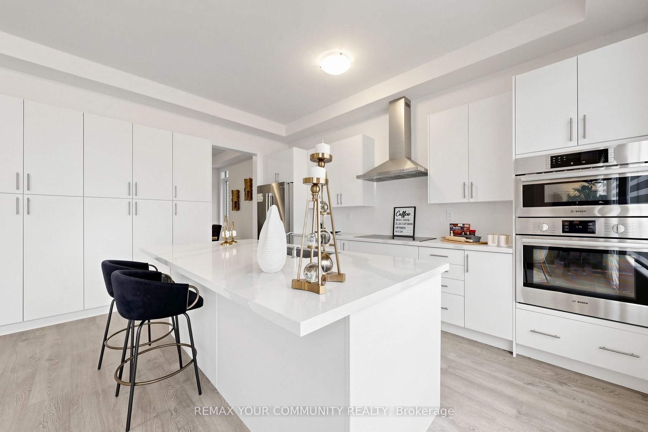 105 Halldorson Avenue Property Photo 10