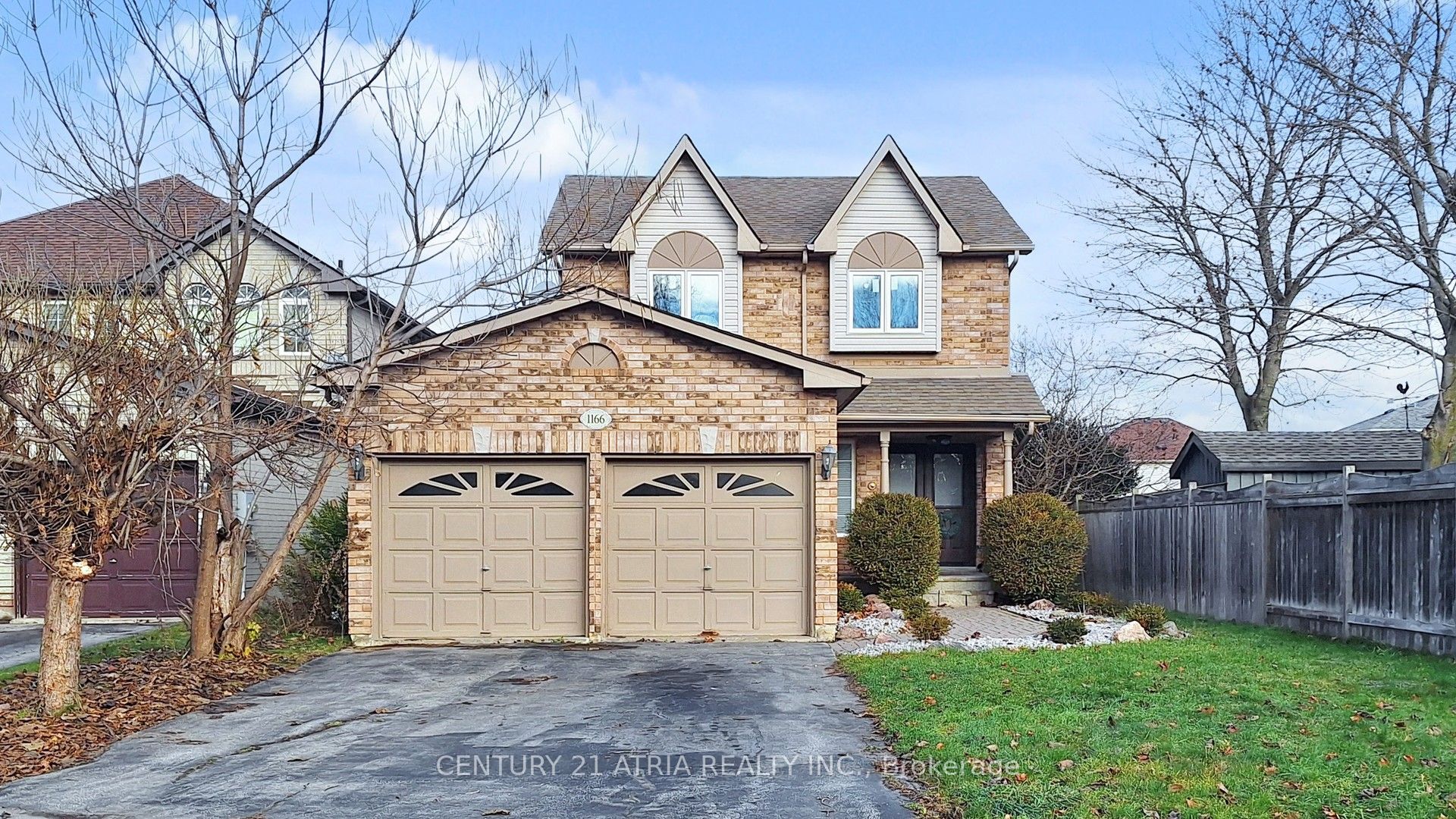 1166 Oriole Crescent Property Photo 1